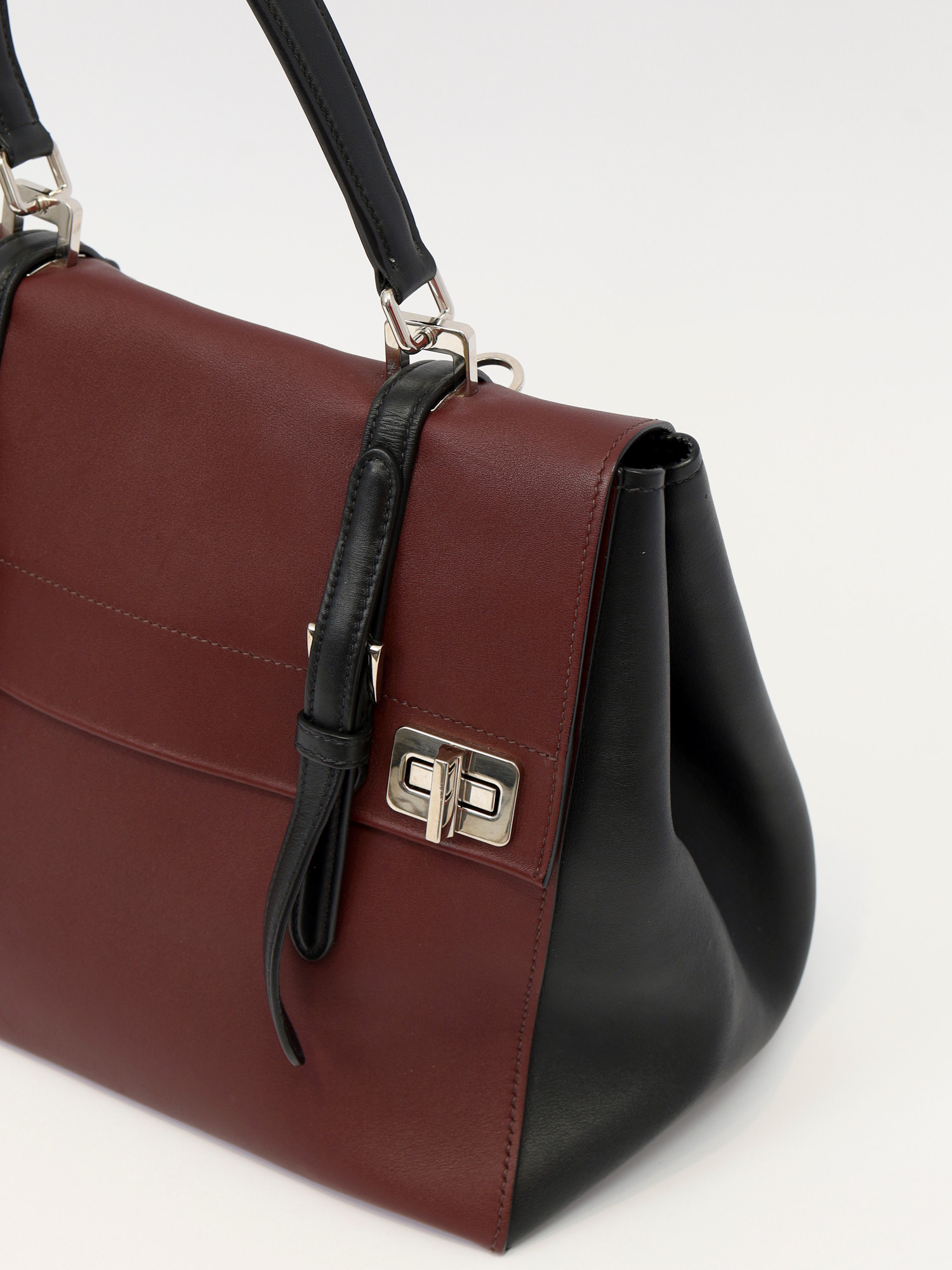 Сумки Prada Double Turn Lock изображение #7