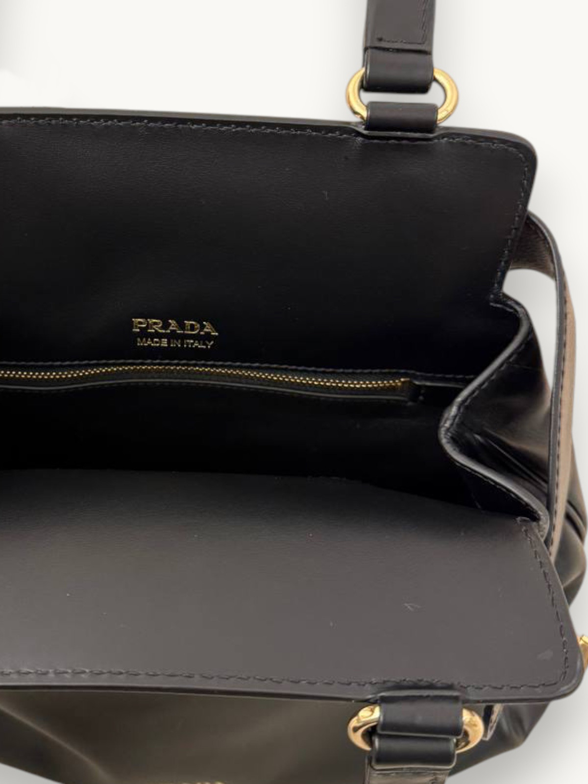 Сумки Prada Carey изображение #6