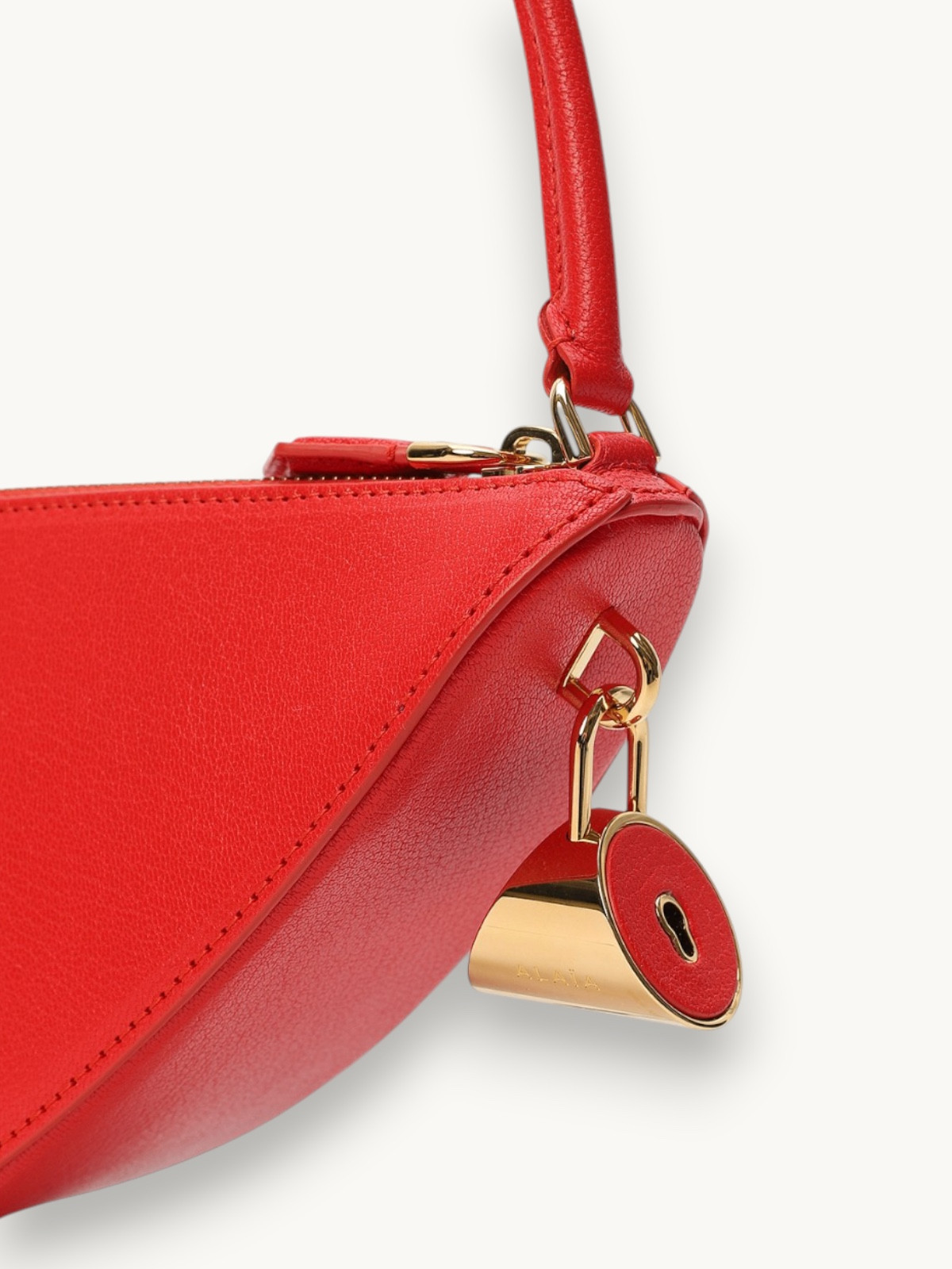 Сумки Alaia Le Demi-Cœur изображение #5