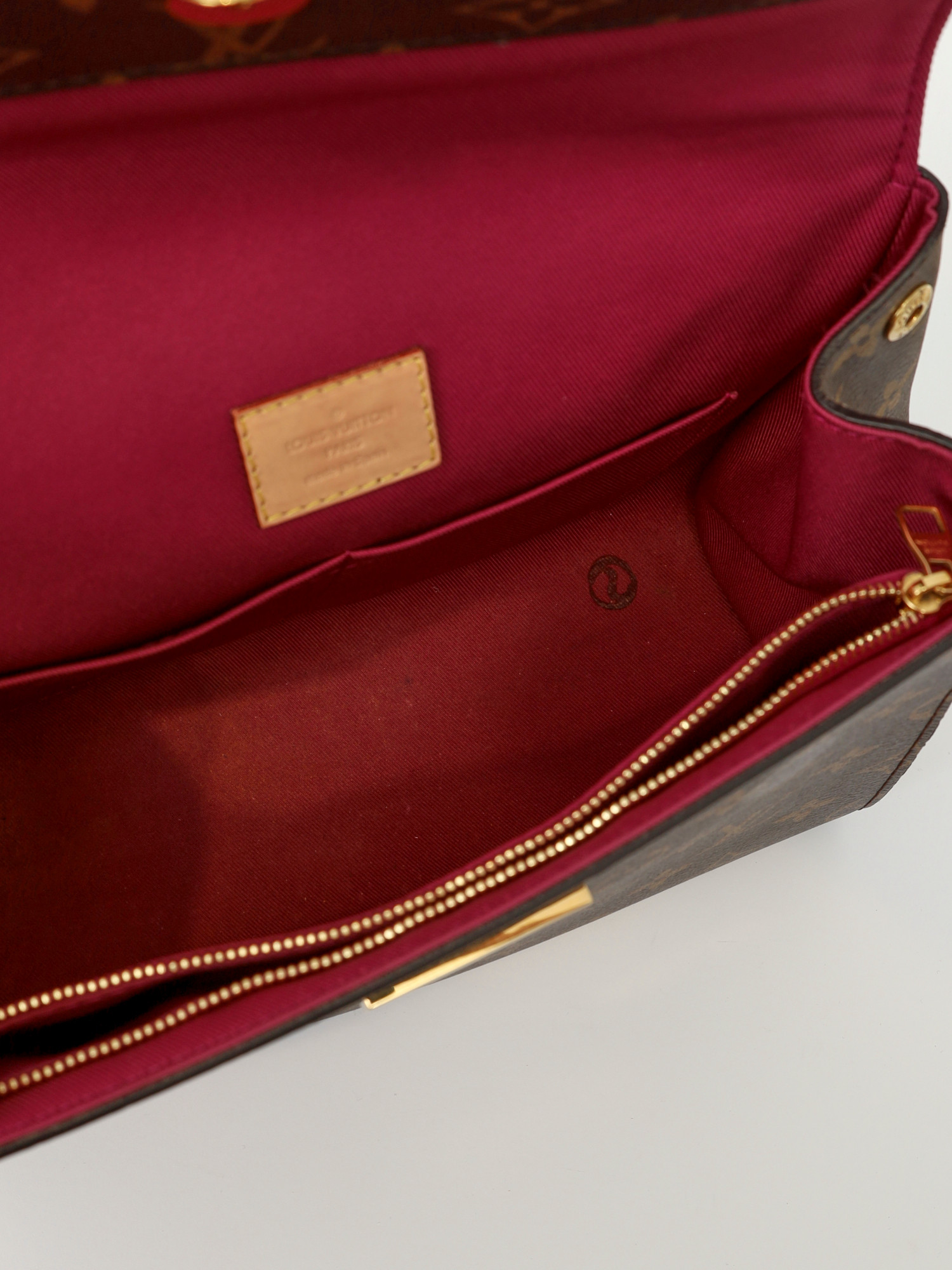 Сумки Louis Vuitton Cluny изображение #13