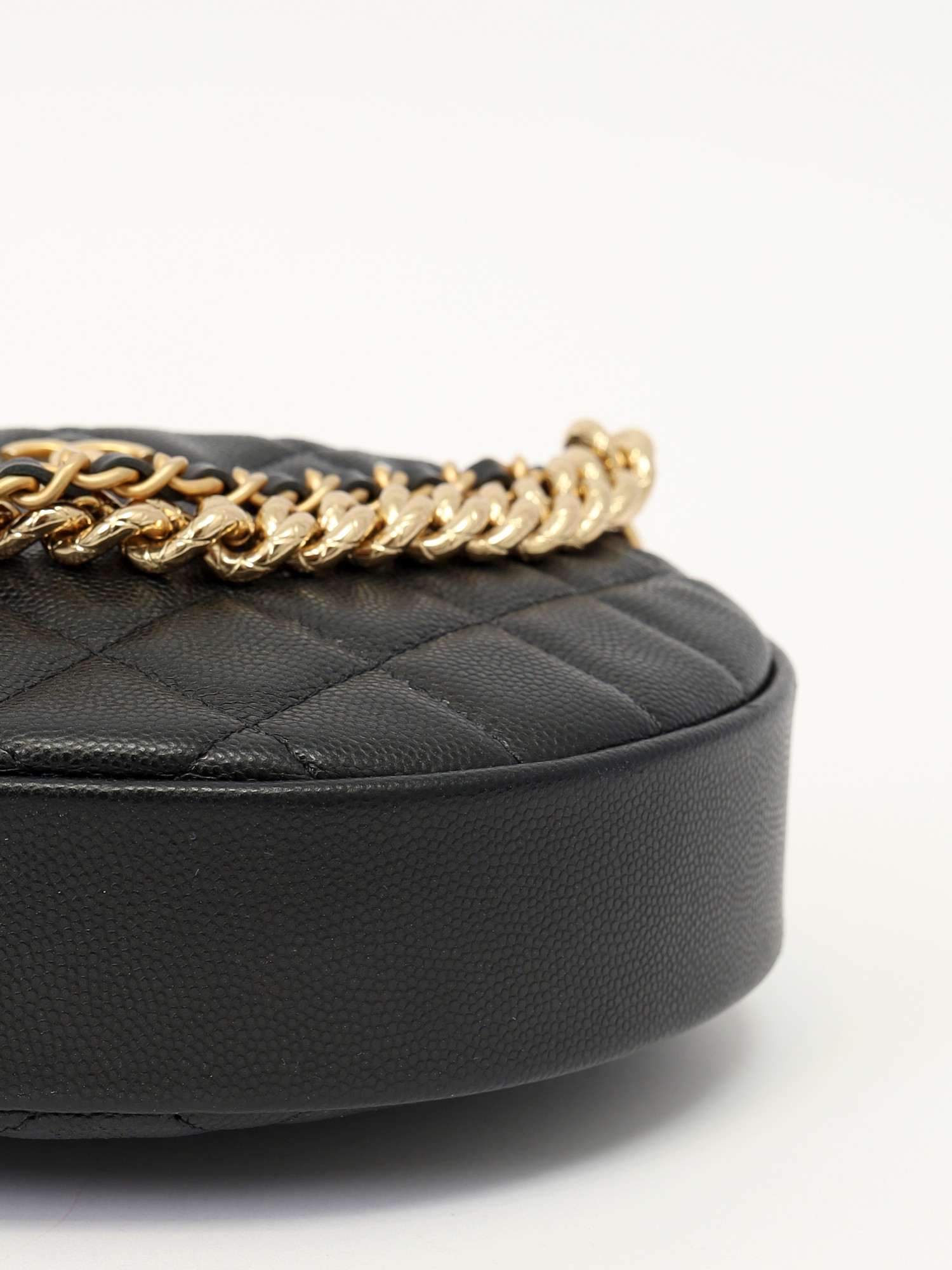 Сумки Chanel Crescent Moon Bag изображение #10