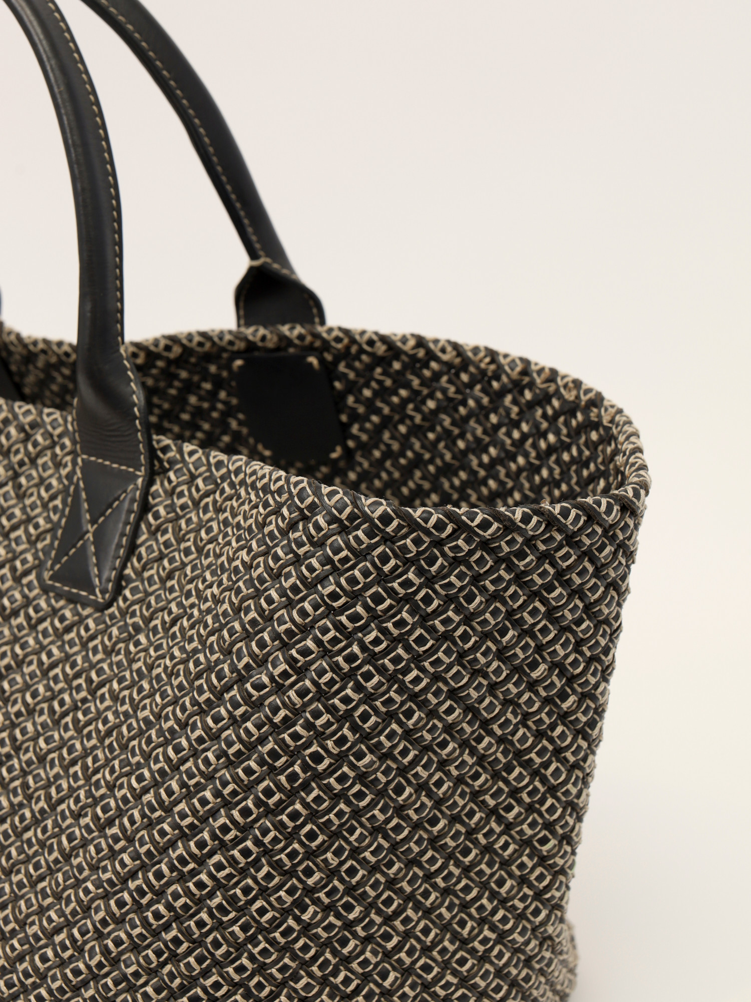 Сумки Bottega Veneta Cabat изображение #6