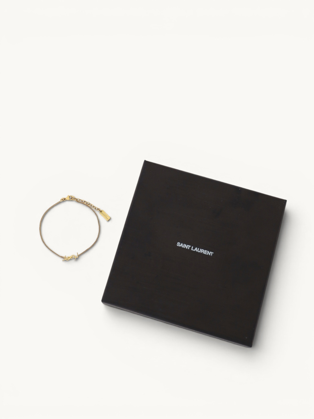 Украшения Saint Laurent Cassandre изображение #3