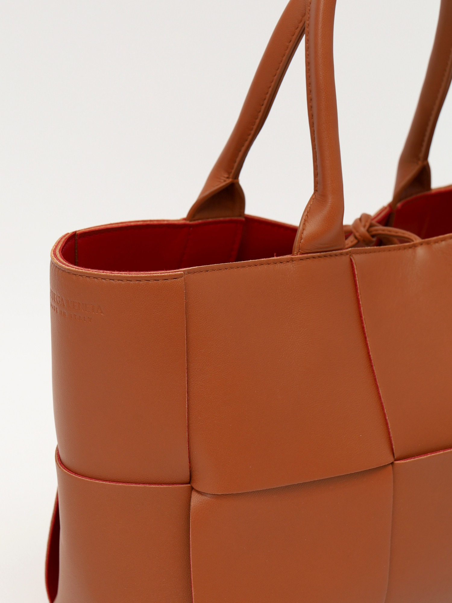 Сумки Bottega Veneta Acro изображение #6