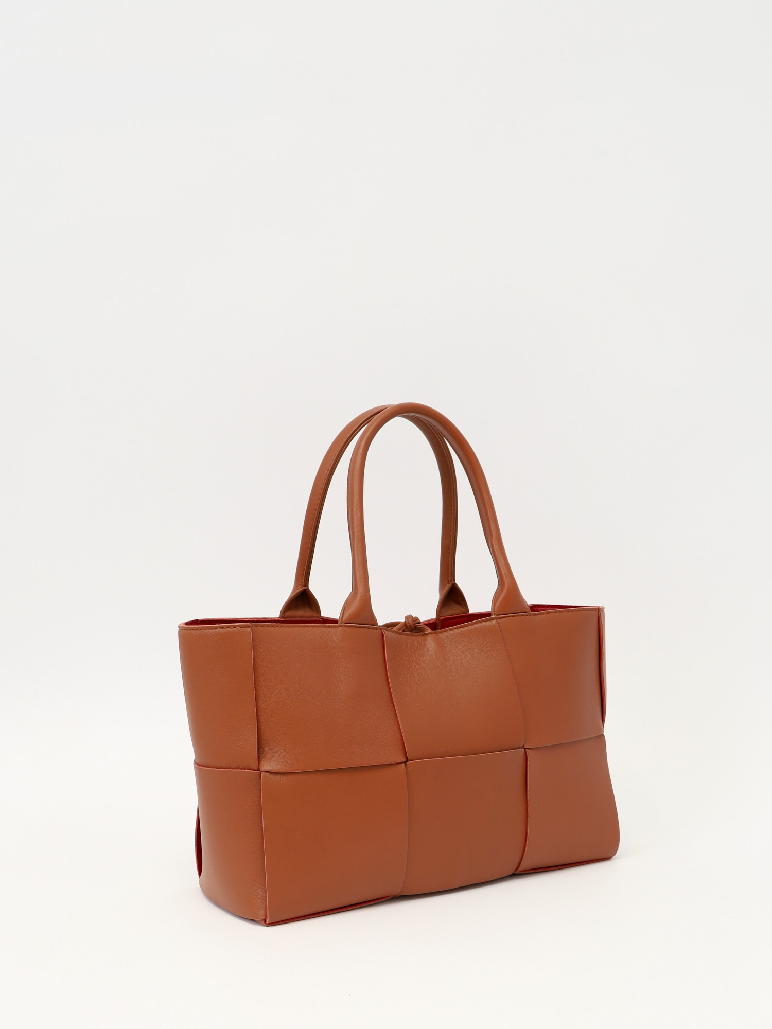 Сумки Bottega Veneta Acro изображение #4