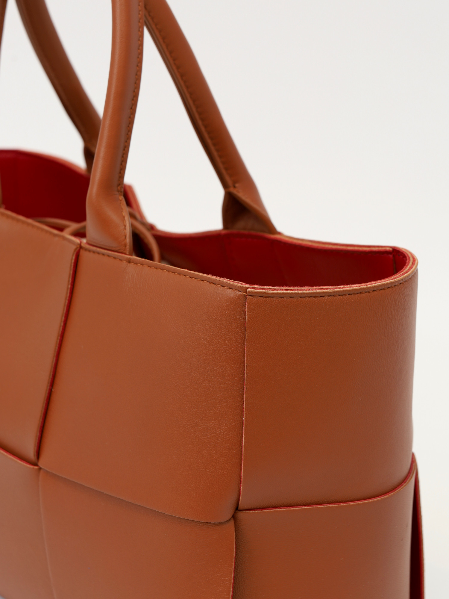 Сумки Bottega Veneta Acro изображение #7