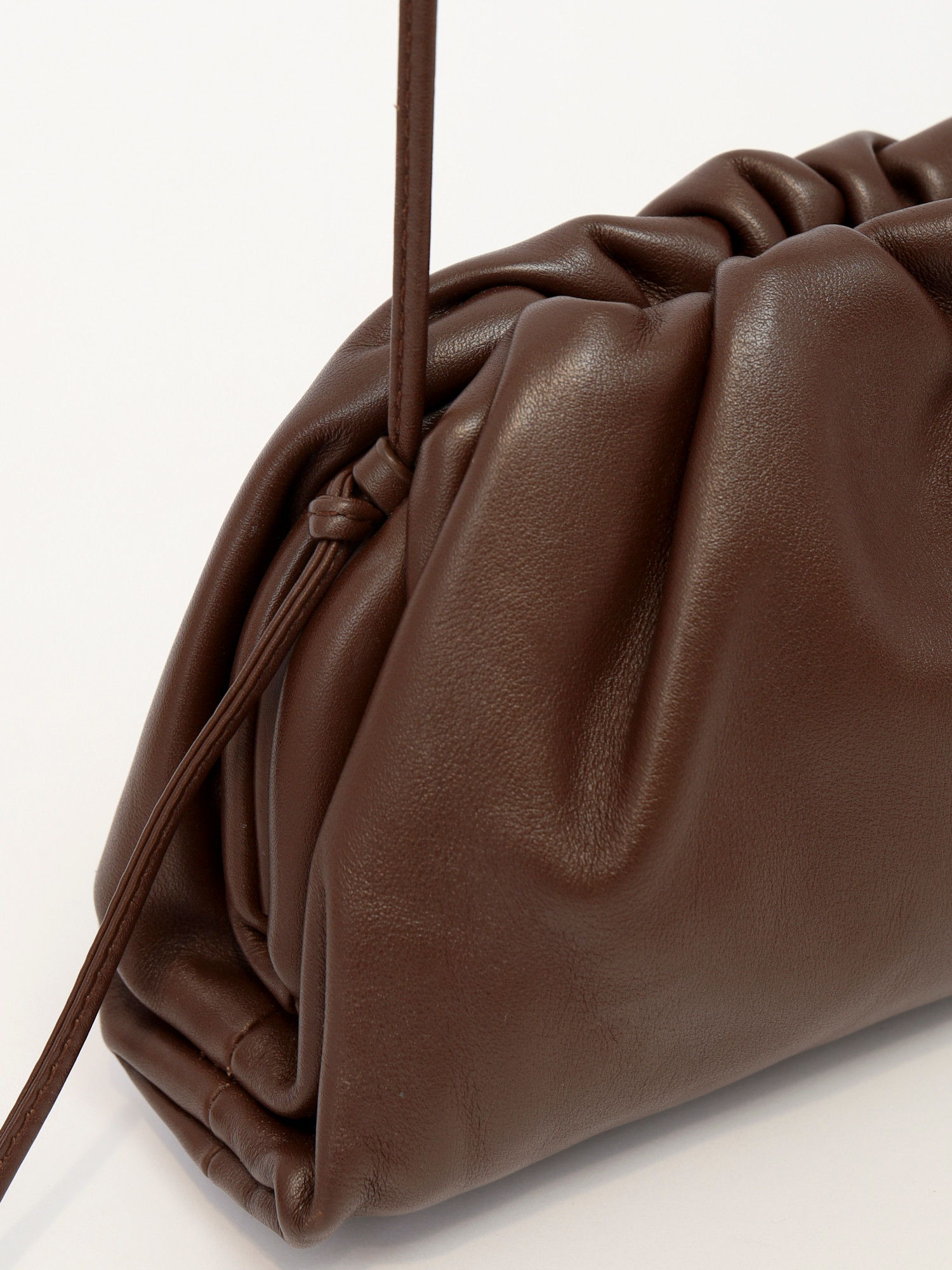 Сумки Bottega Veneta Pouch изображение #6