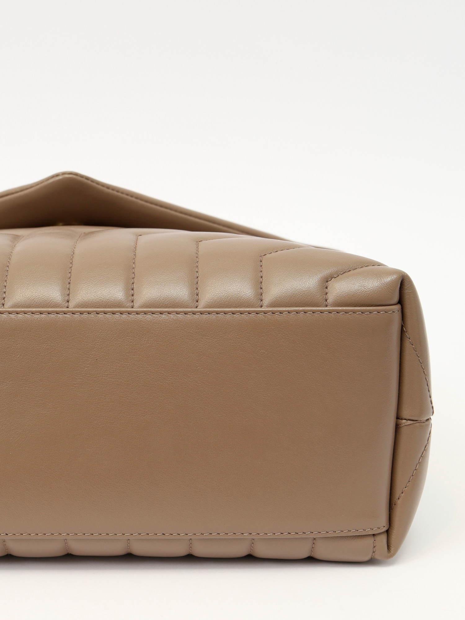 Сумки Saint Laurent LouLou изображение #10