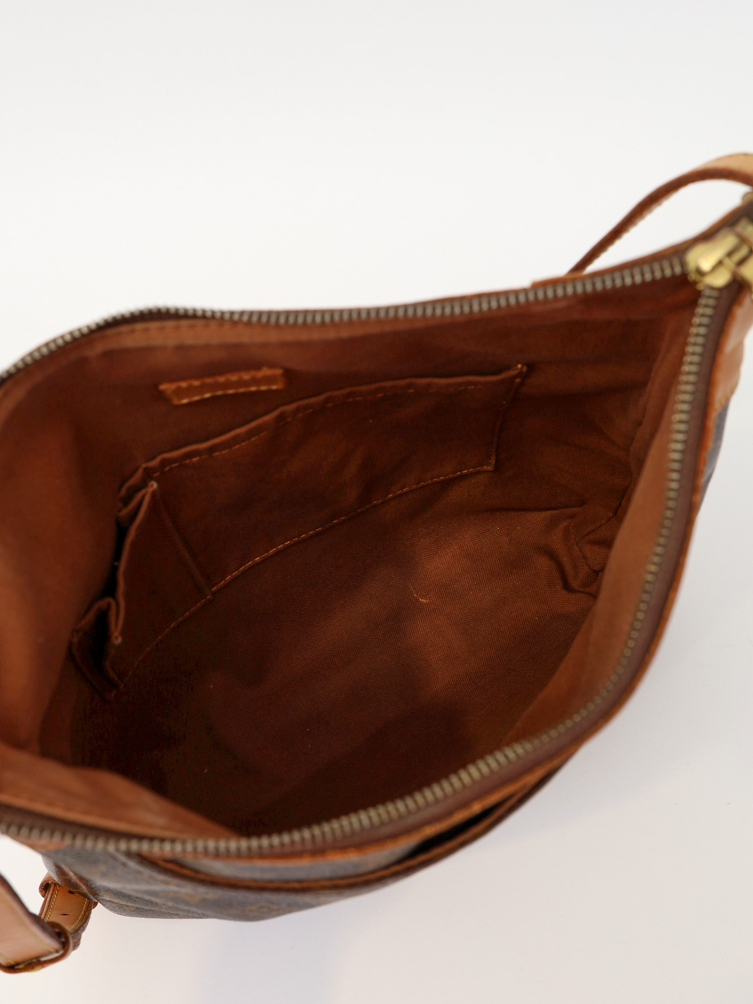 Сумки Louis Vuitton Odeon изображение #10