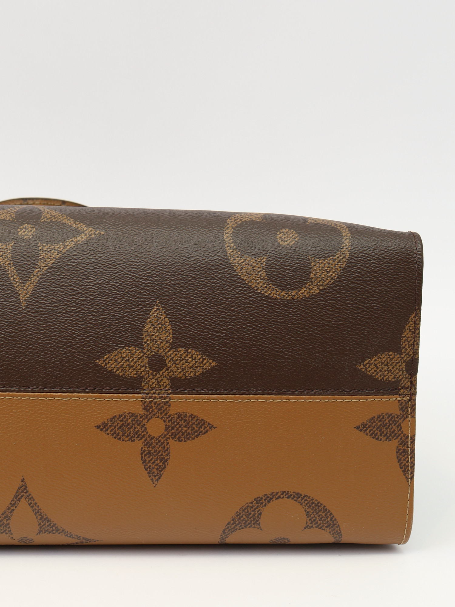 Сумки Louis Vuitton OnTheGo изображение #9