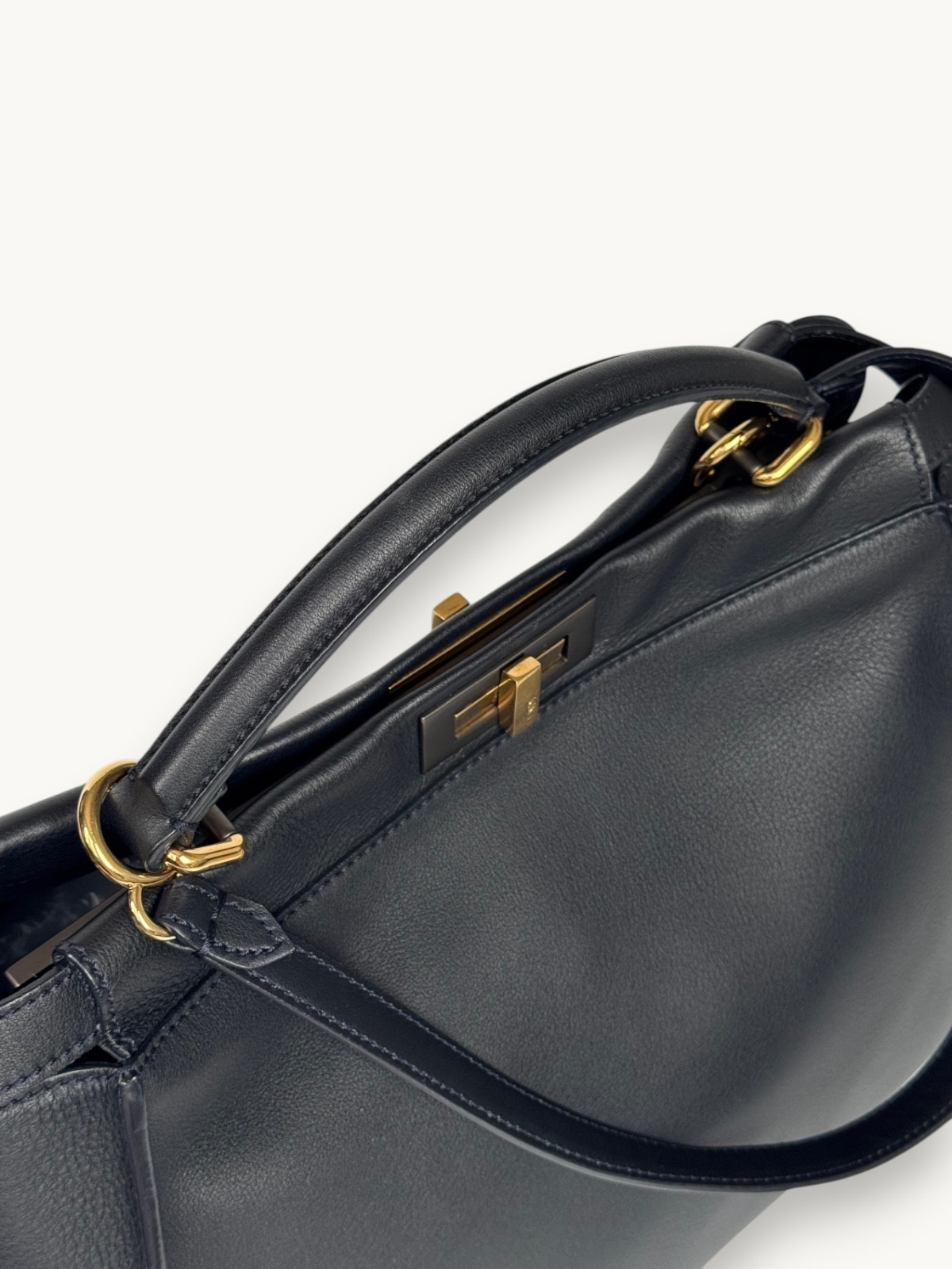 Сумки Fendi Peekaboo изображение #11