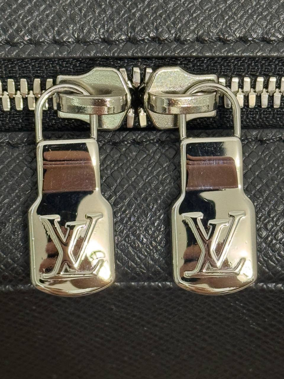 Сумки Louis Vuitton Adrian изображение #8