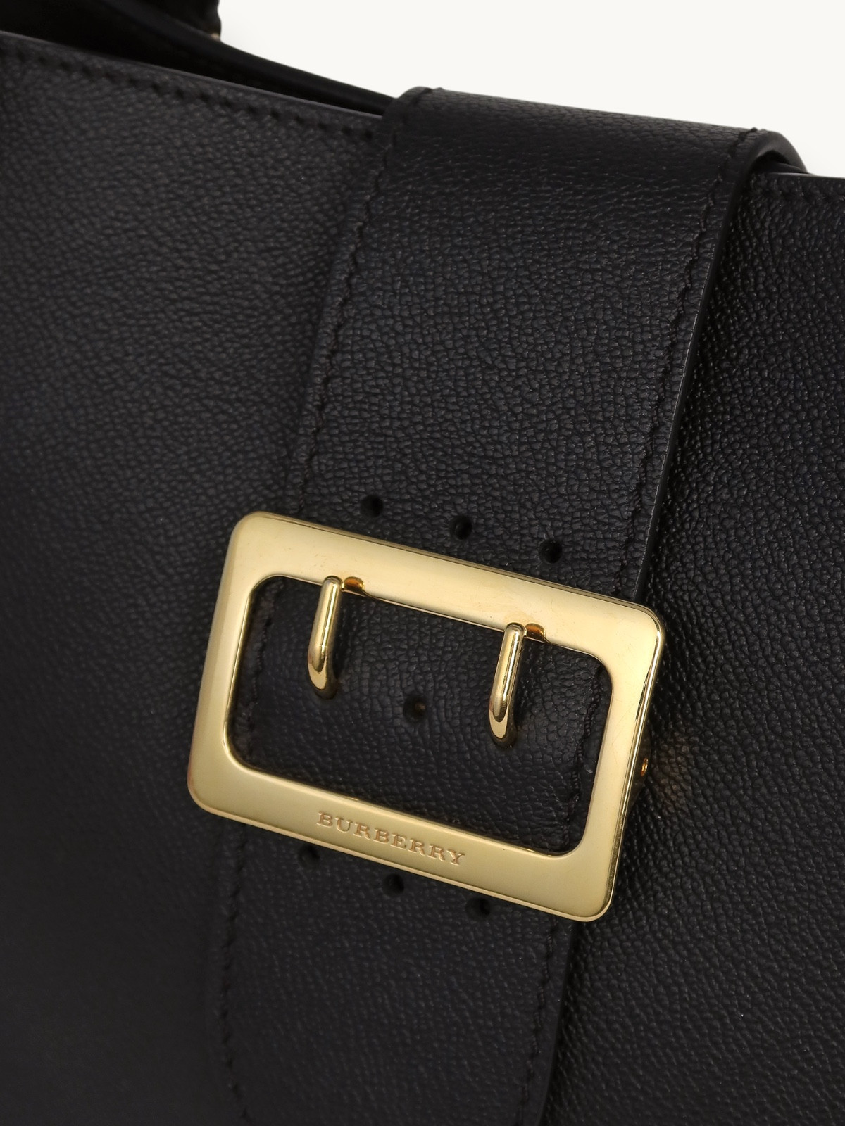 Сумки Burberry Buckle изображение #7