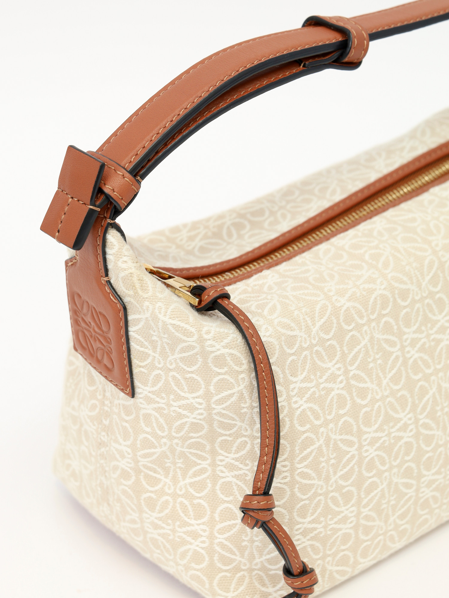 Сумки Loewe Cubi изображение #6
