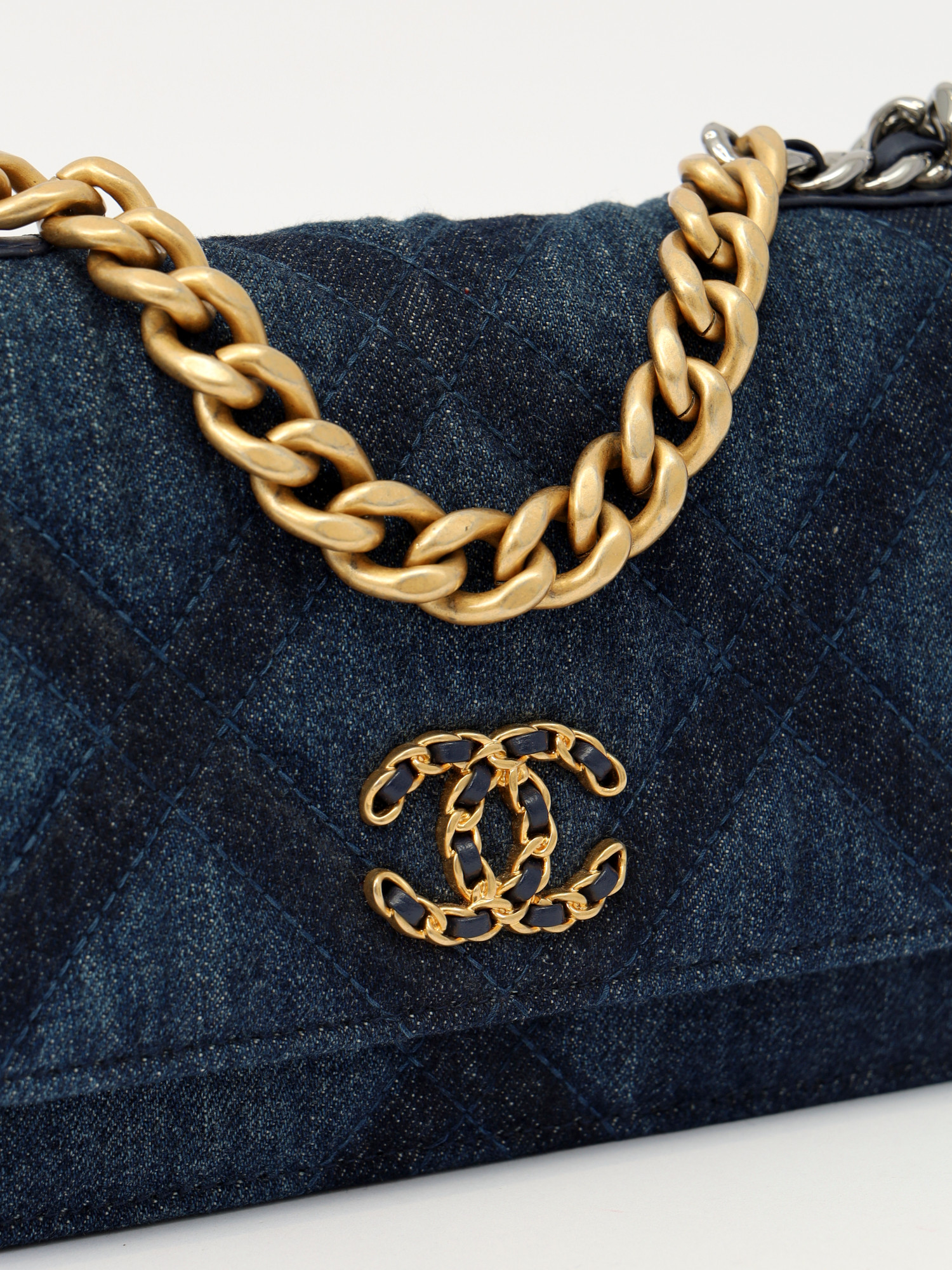 Сумки Chanel 19 изображение #6