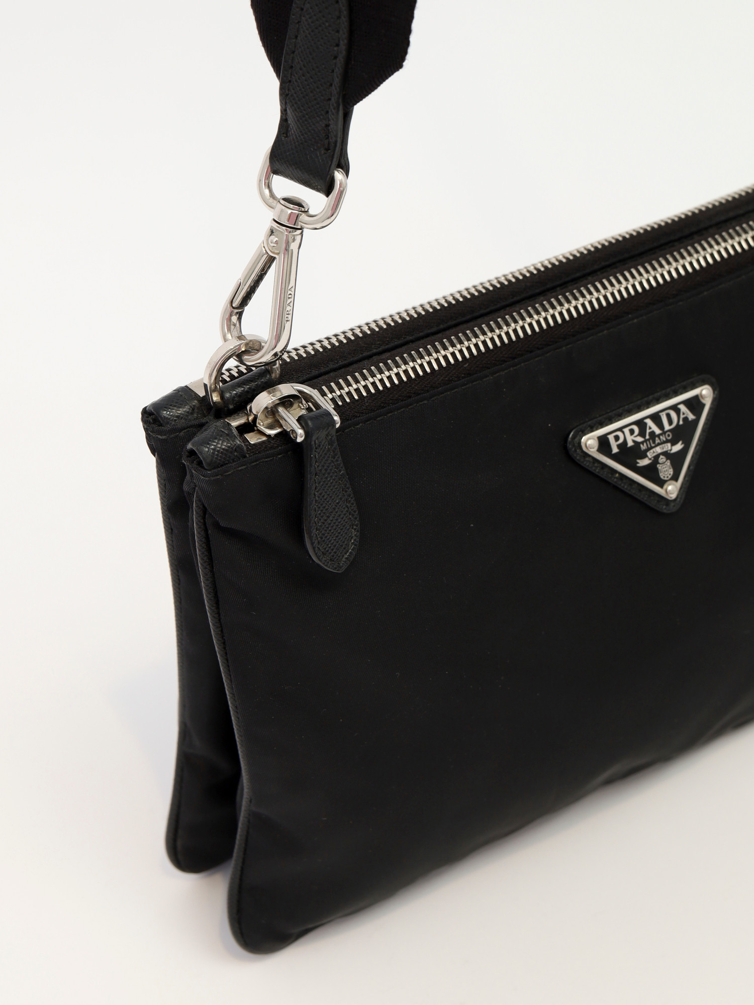 Сумки Prada Re-Edition 2000 изображение #7