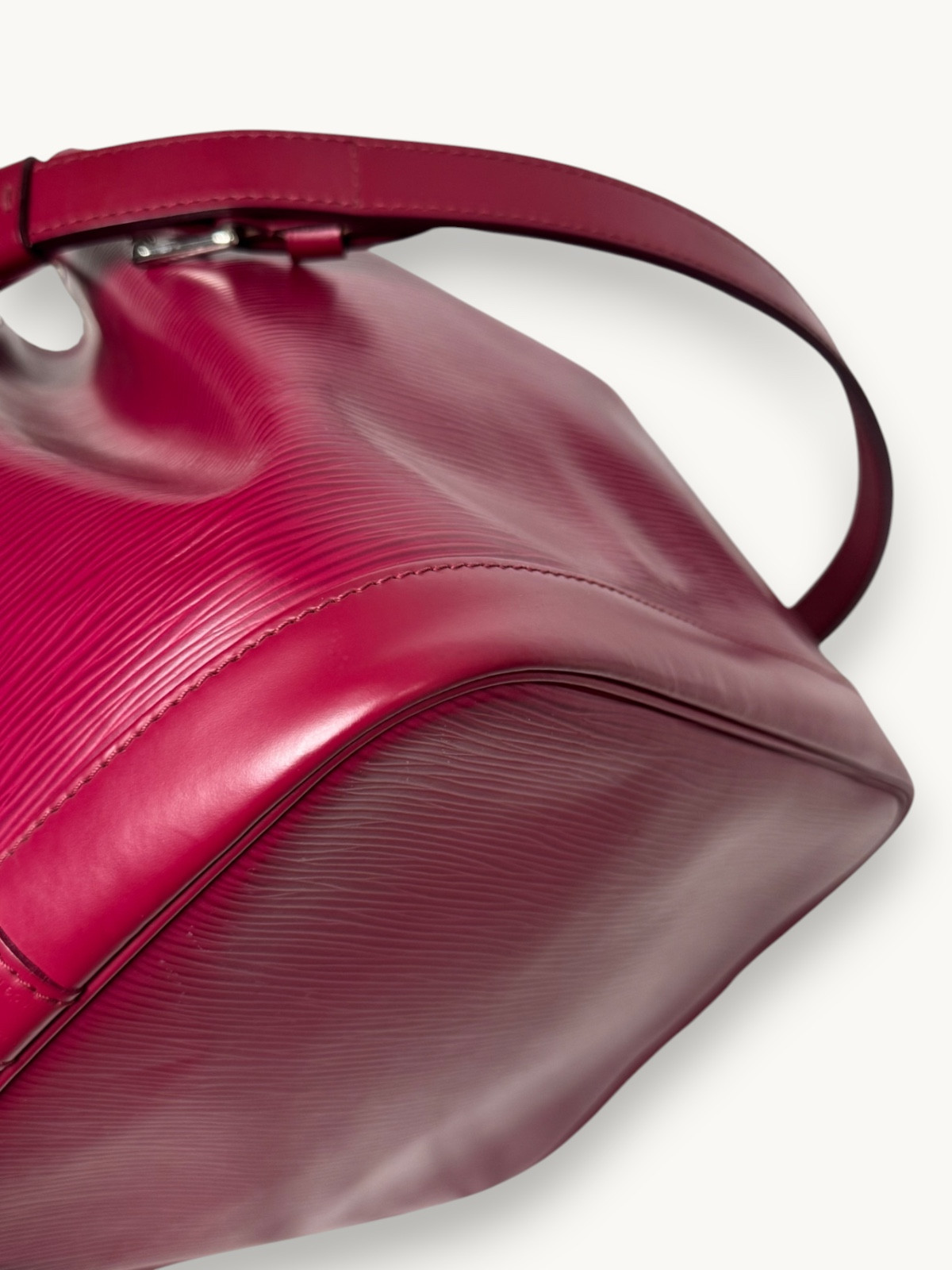 Сумки Louis Vuitton Noe изображение #5