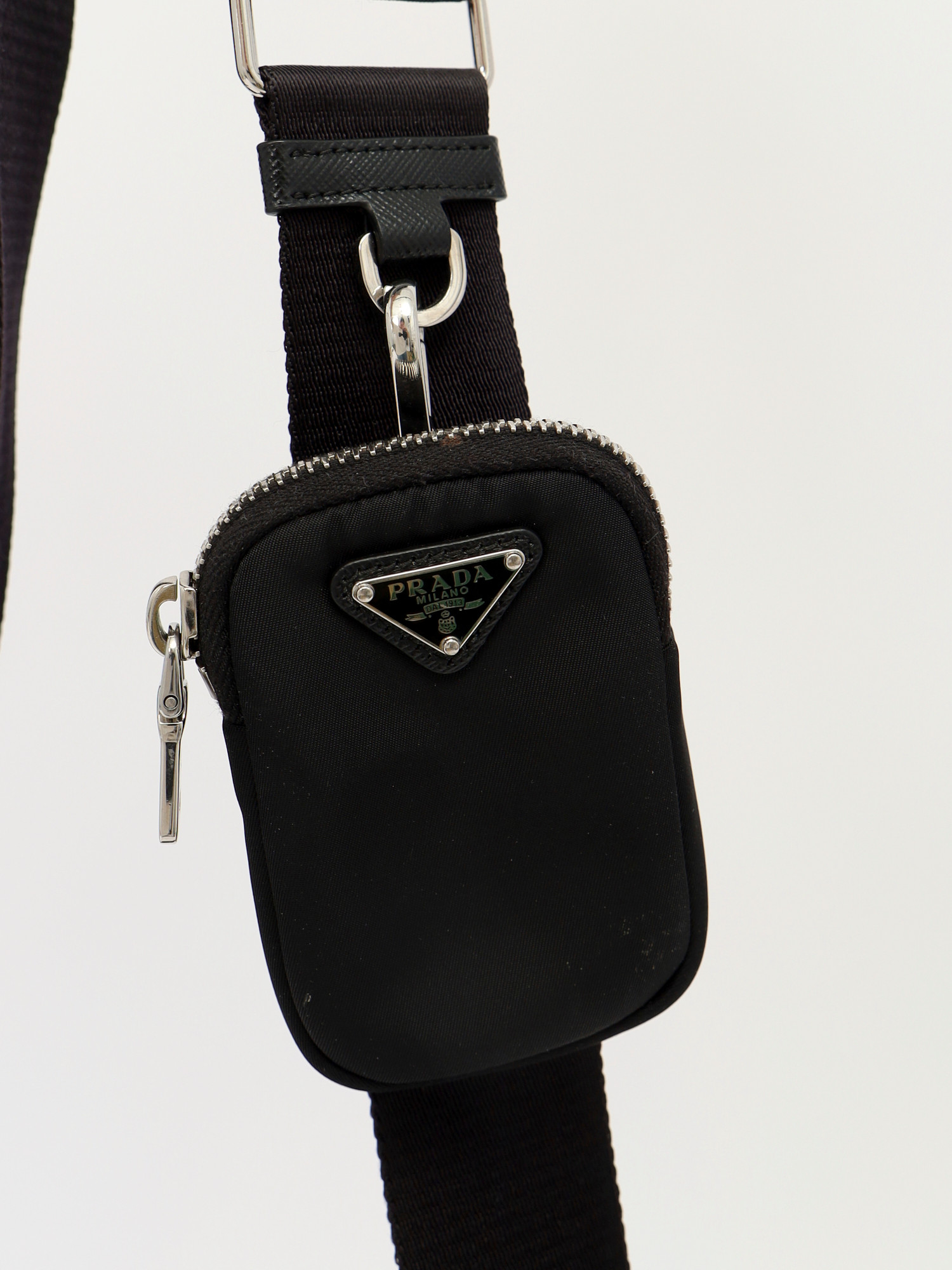 Сумки Prada Re-Edition 2005 изображение #9