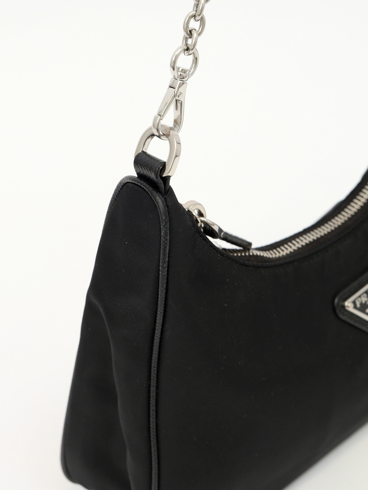 Сумки Prada Re-Edition 2005 изображение #7