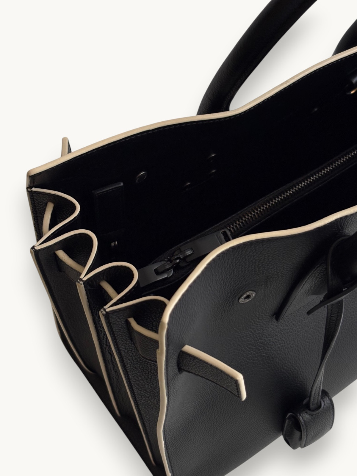 Сумки Saint Laurent Sac De Jour изображение #8