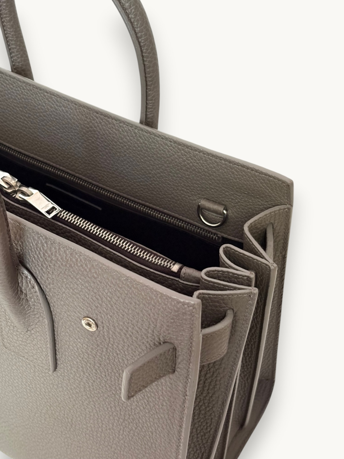 Сумки Saint Laurent Sac De Jour изображение #9