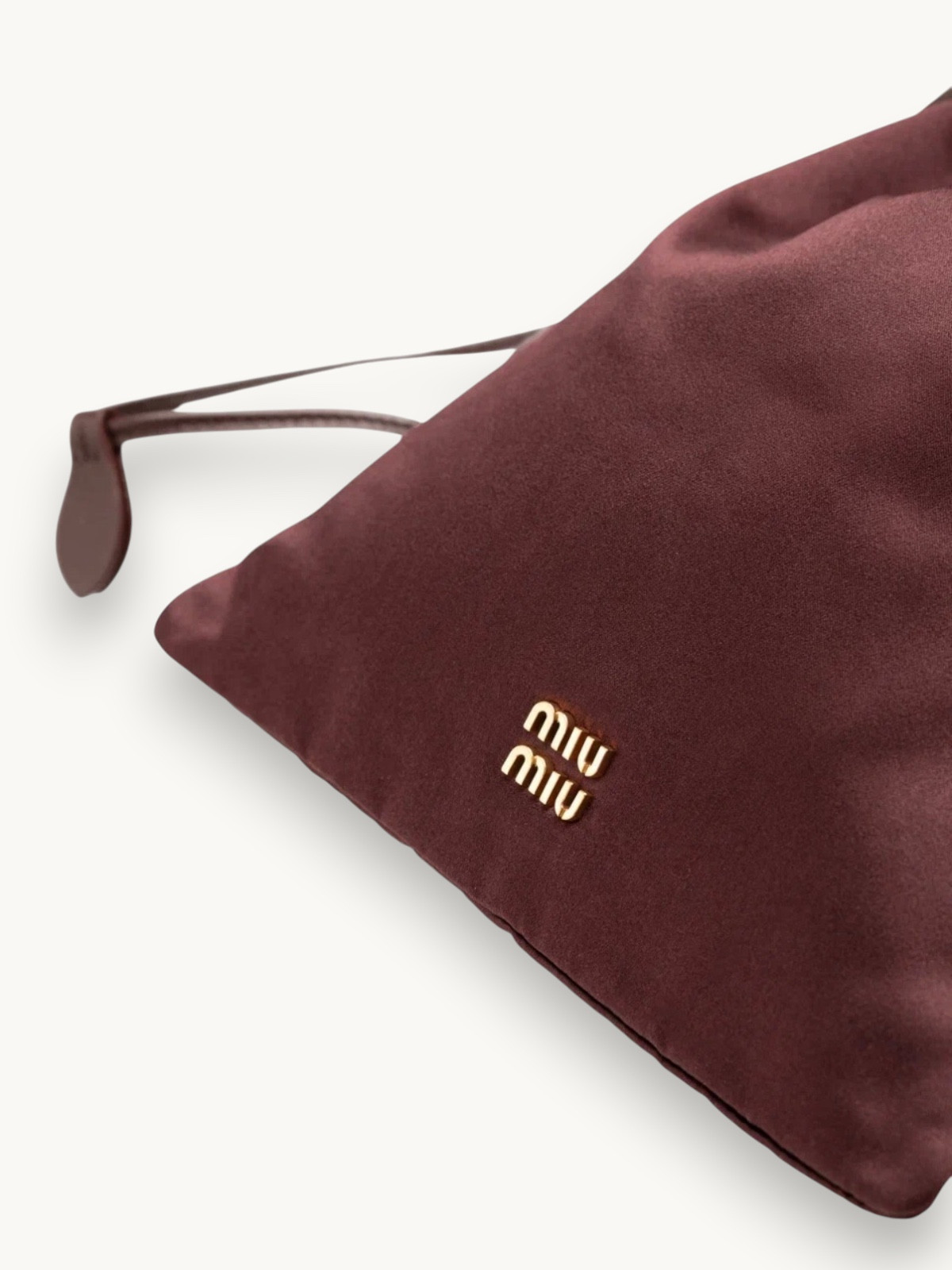 Сумки Miu Miu Pouch изображение #6