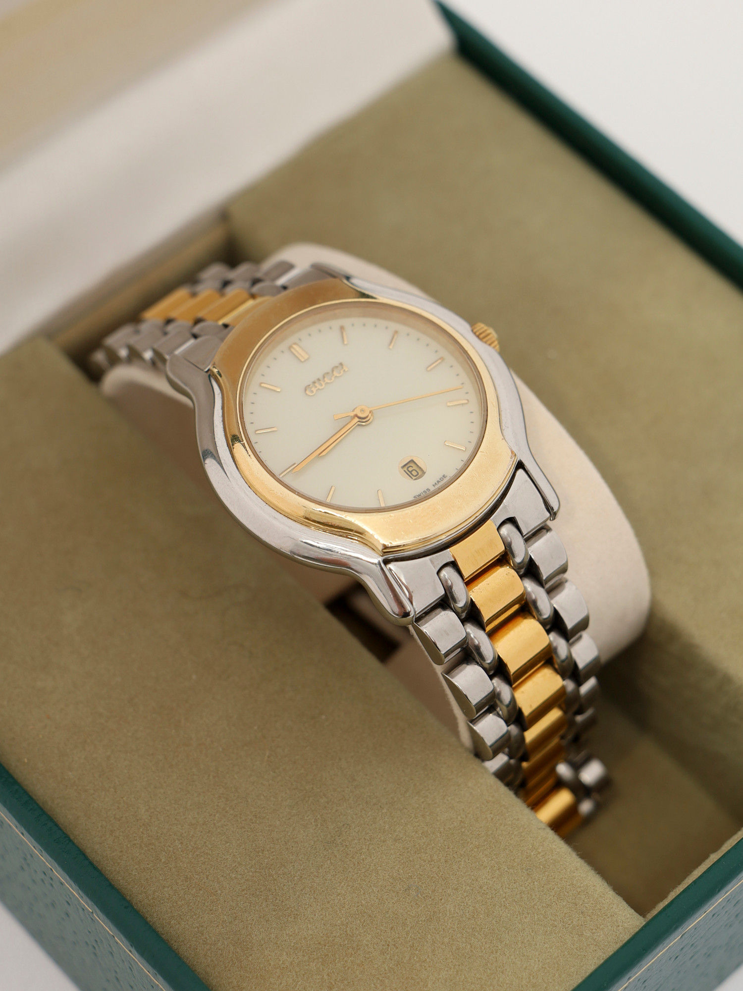 Часы Gucci 8000L изображение #4