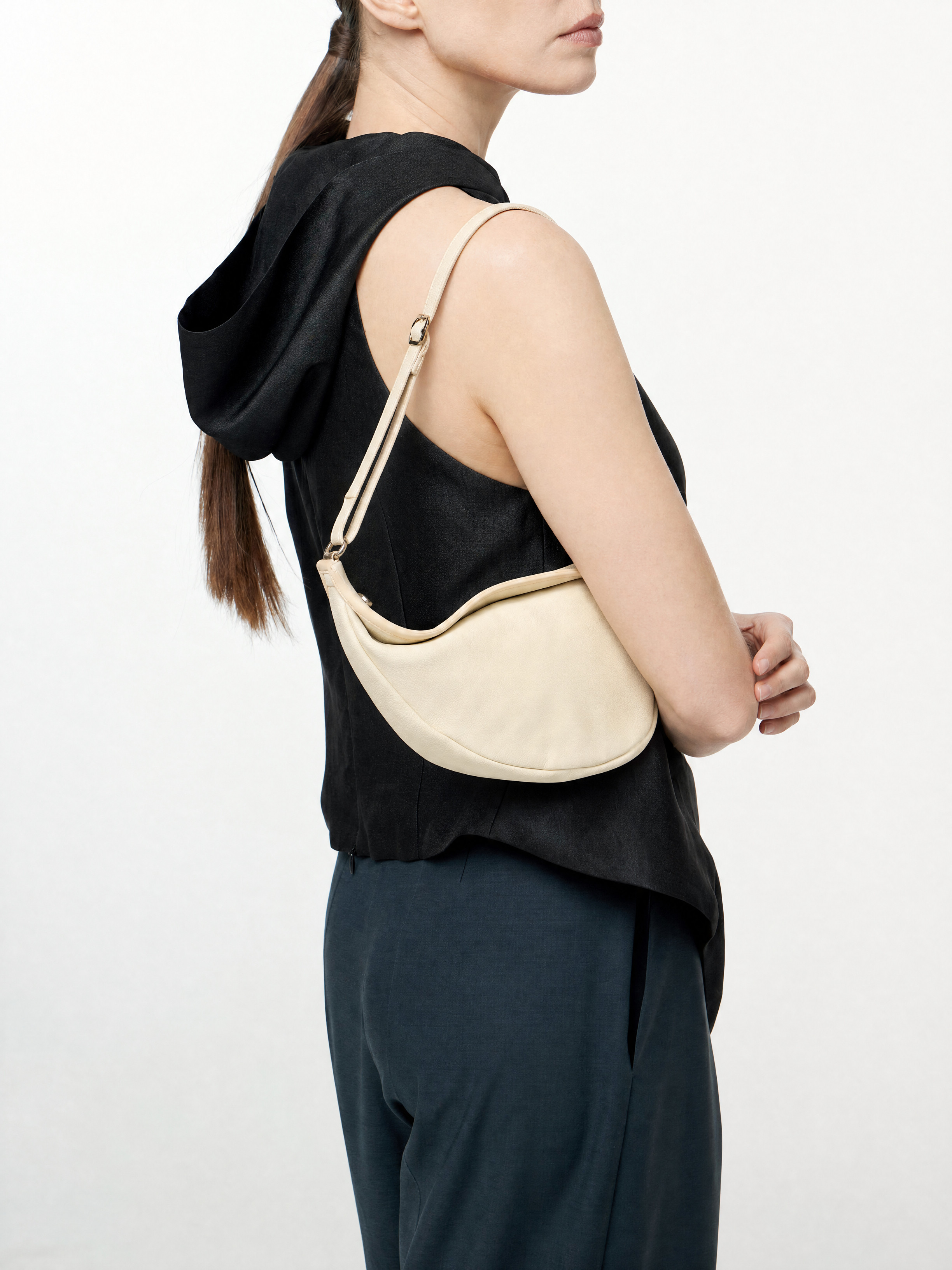Сумки The Row Slouchy Banana изображение #2