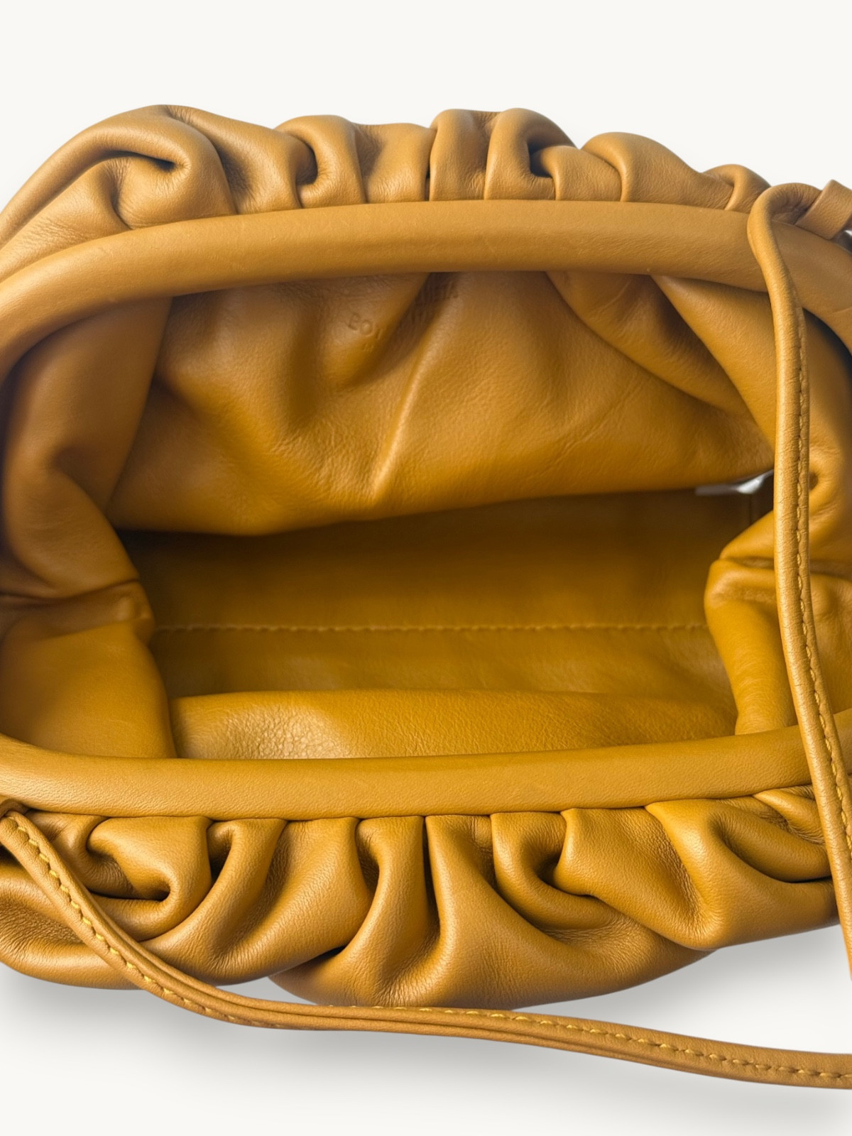 Сумки Bottega Veneta Pouch изображение #10