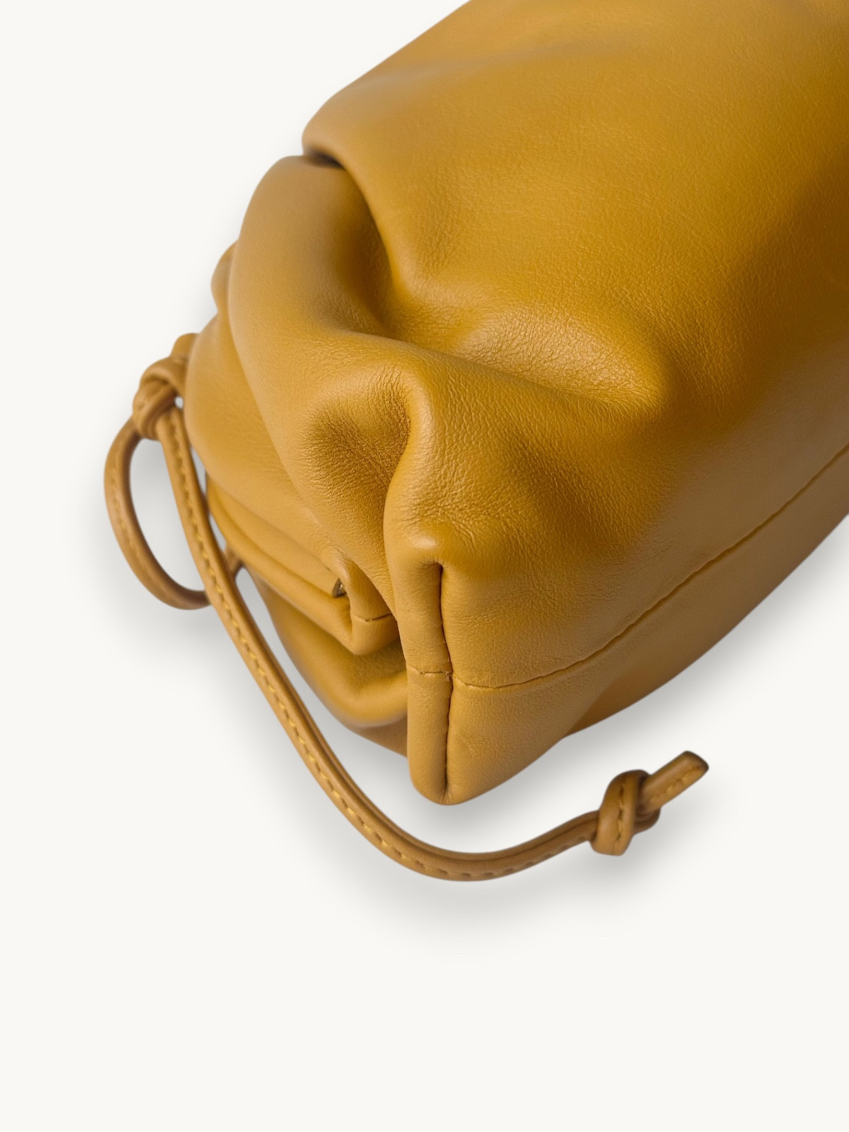 Сумки Bottega Veneta Pouch изображение #8