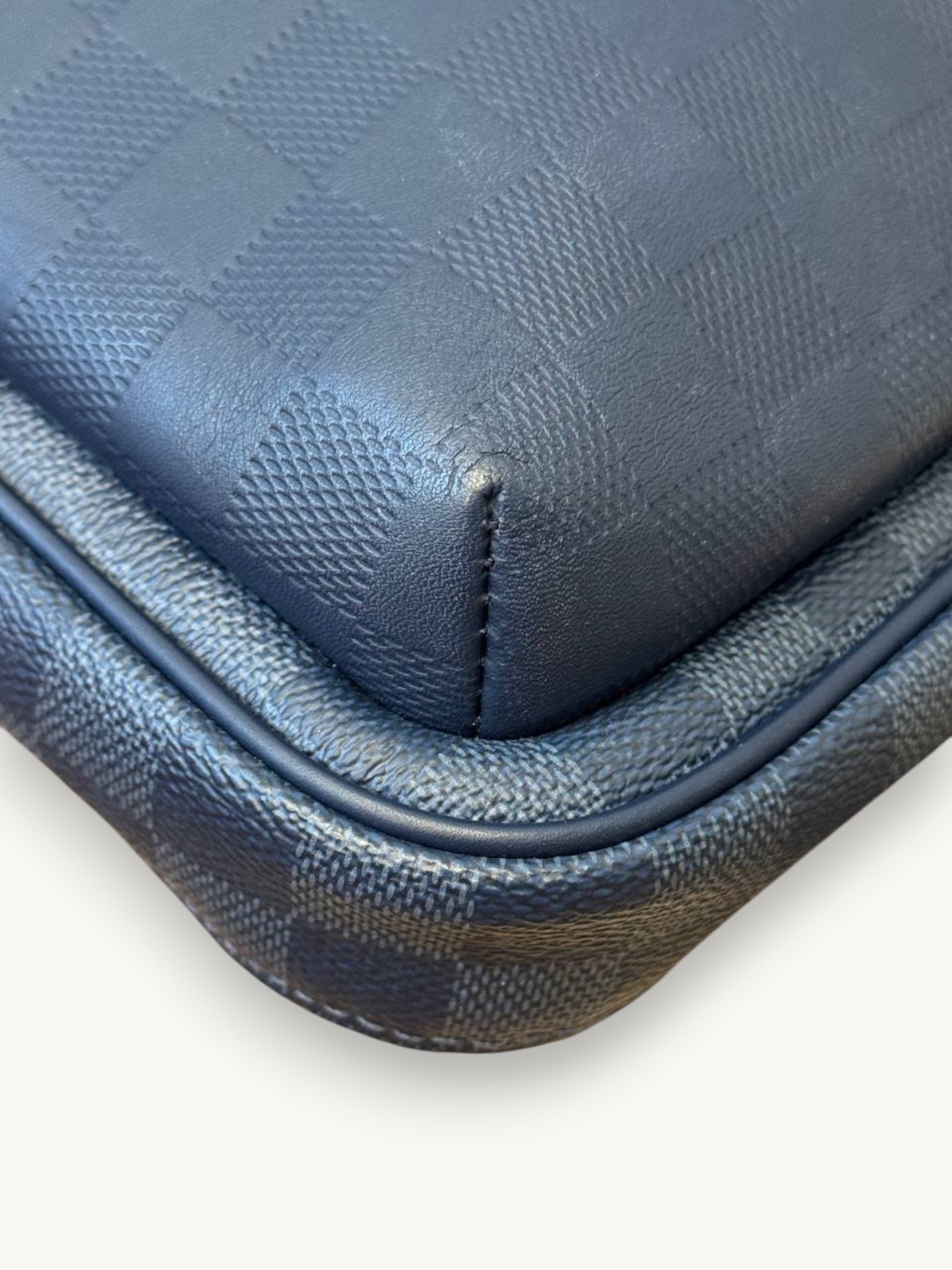Сумки Louis Vuitton Avenue изображение #10