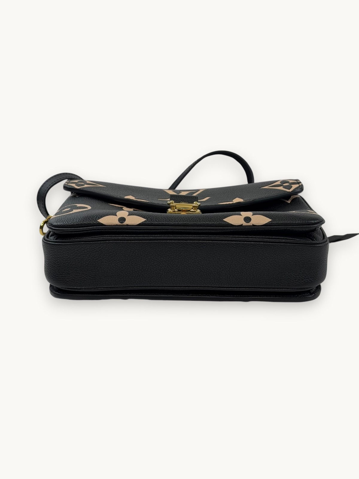Сумки Louis Vuitton Pochette Metis изображение #7