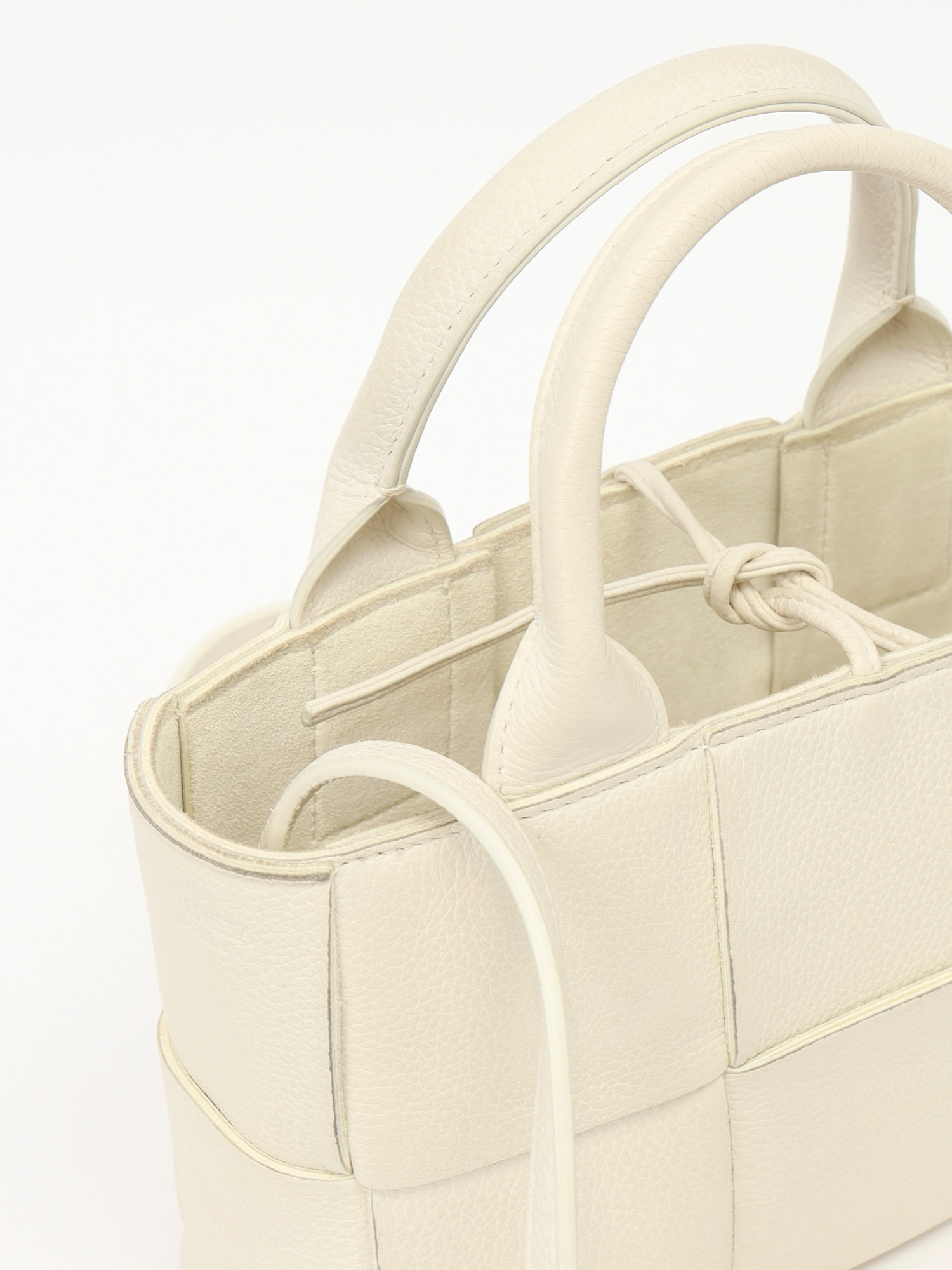 Сумки Bottega Veneta Arco изображение #9