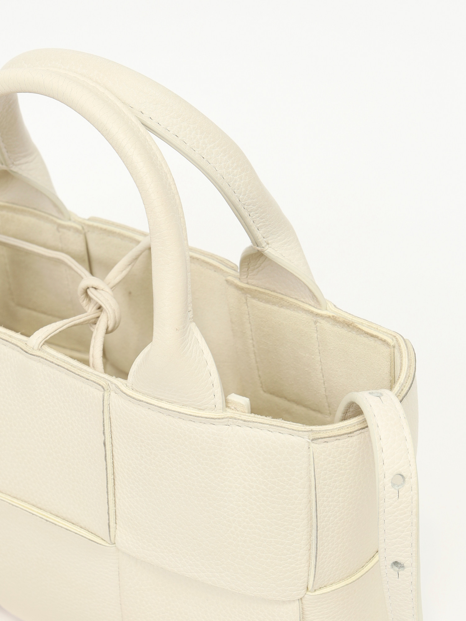 Сумки Bottega Veneta Arco изображение #10