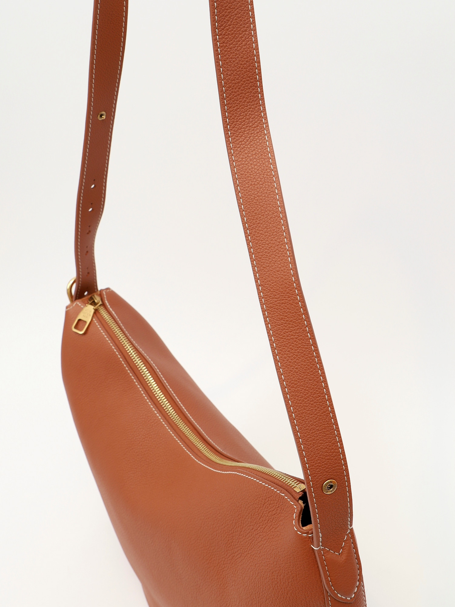 Сумки Louis Vuitton Low Key изображение #7