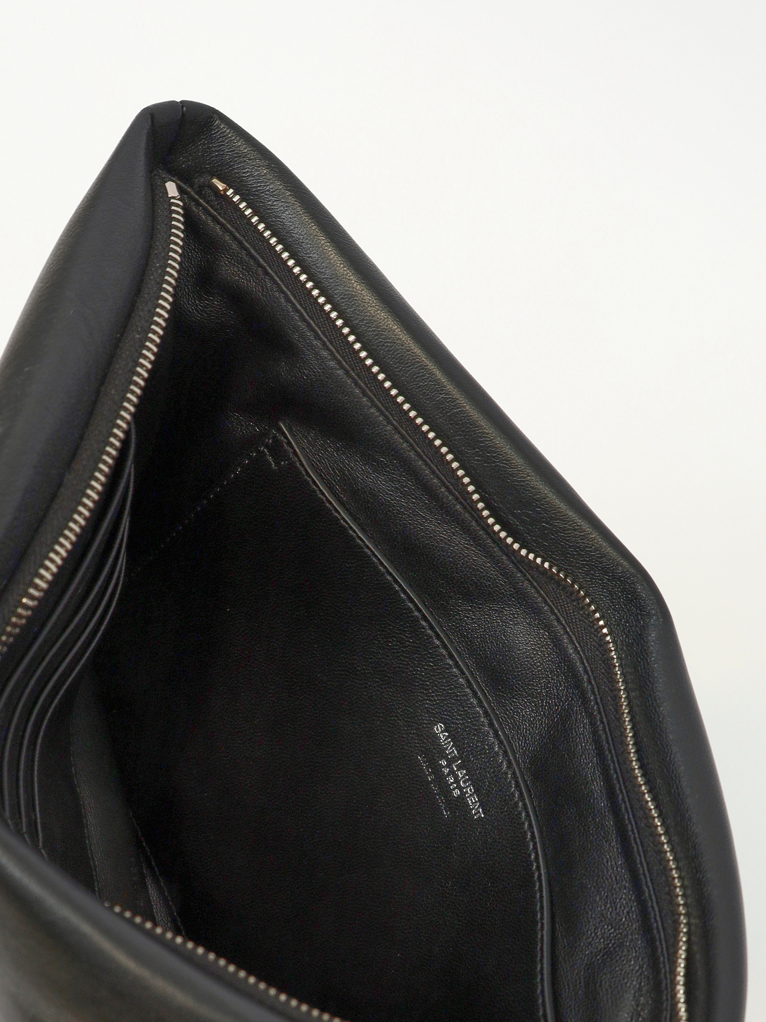 Сумки Saint Laurent Pillow изображение #9