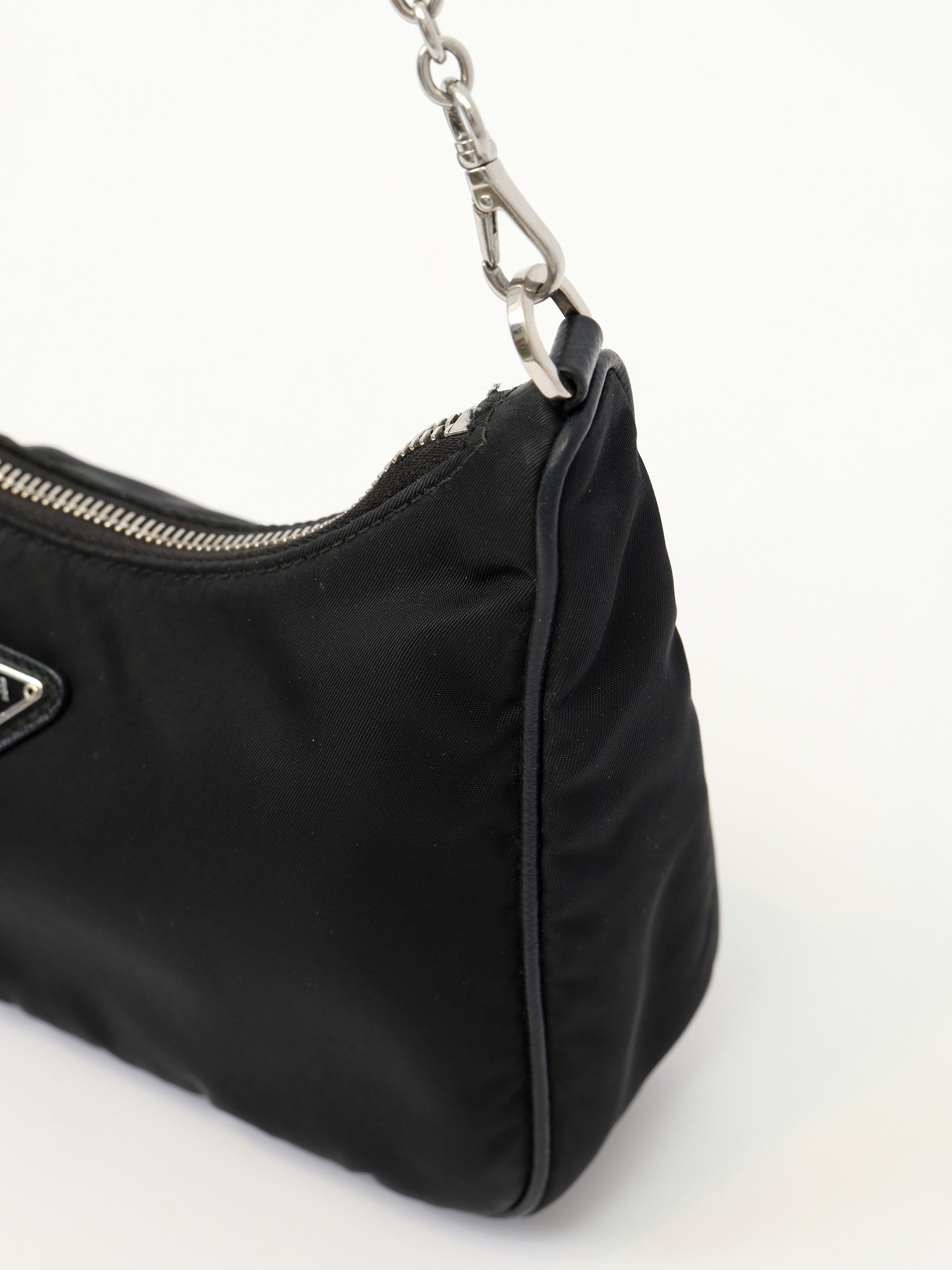 Сумки Prada Re Edition 2005 изображение #9