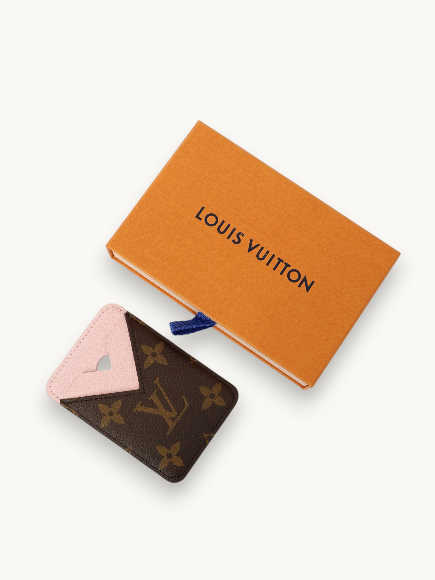 Аксессуары Louis Vuitton MagSafe Wallet изображение #3