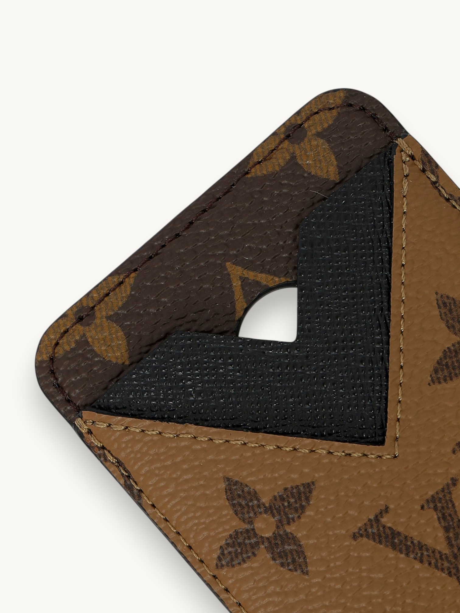 Аксессуары Louis Vuitton MagSafe Wallet изображение #4