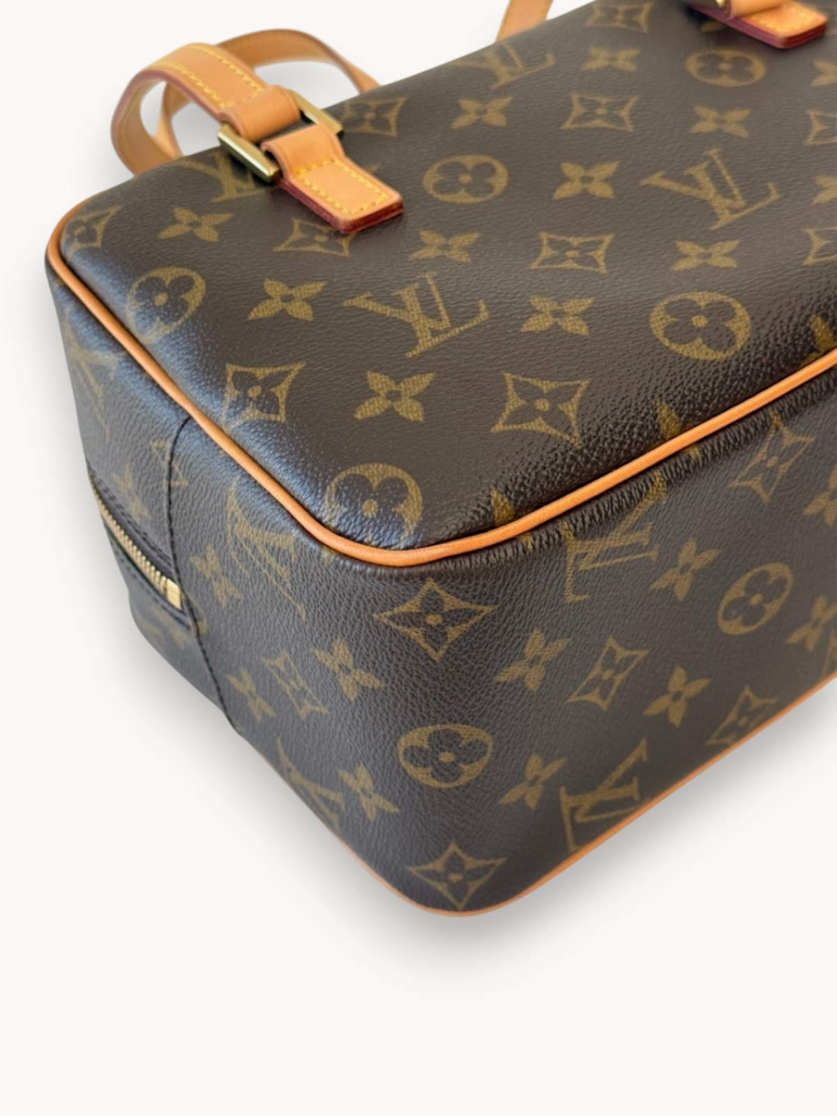 Сумки Louis Vuitton Cite изображение #9