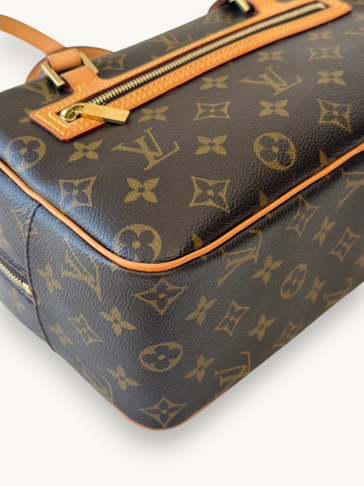 Сумки Louis Vuitton Cite изображение #10