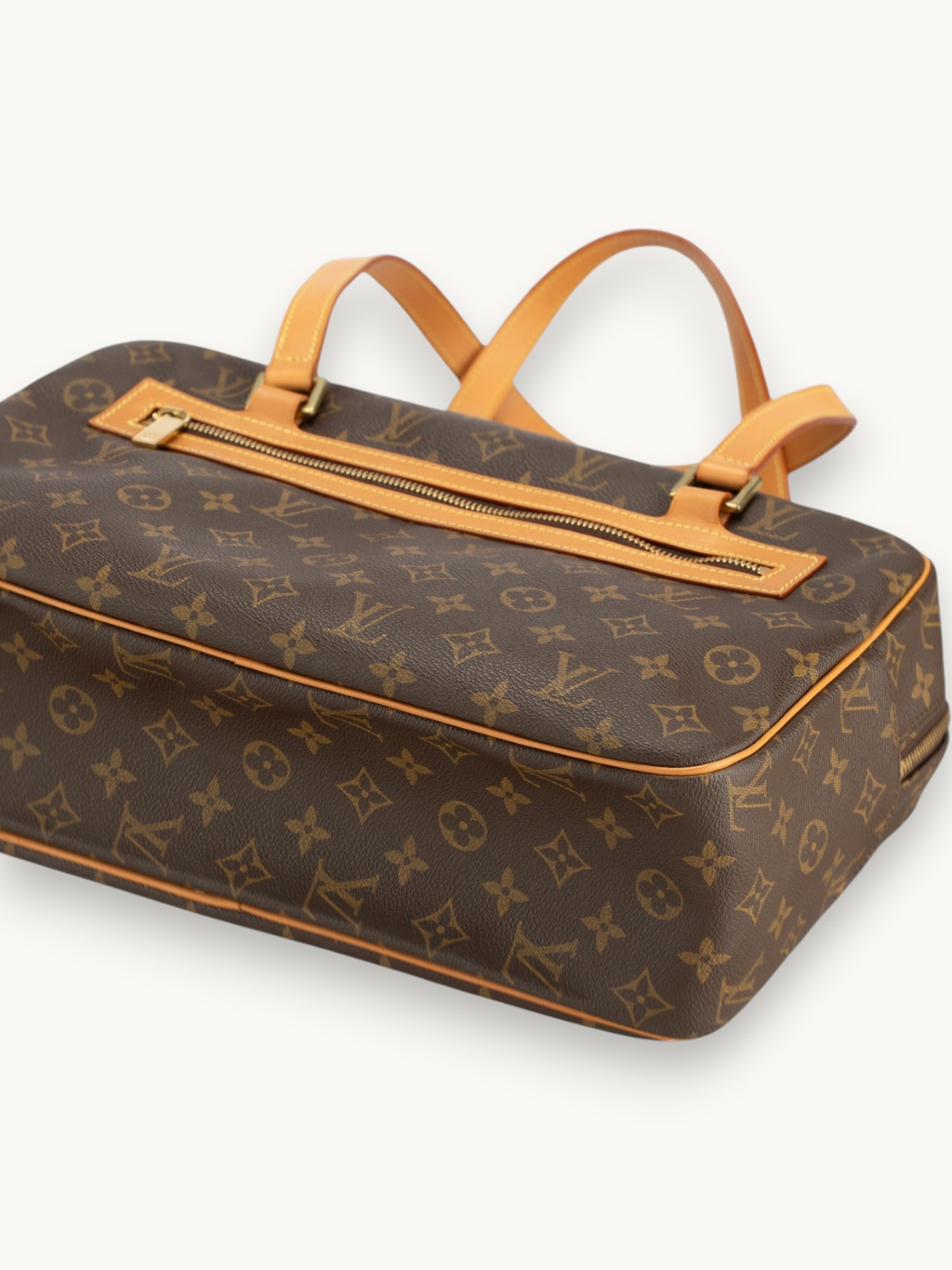 Сумки Louis Vuitton Cite изображение #10