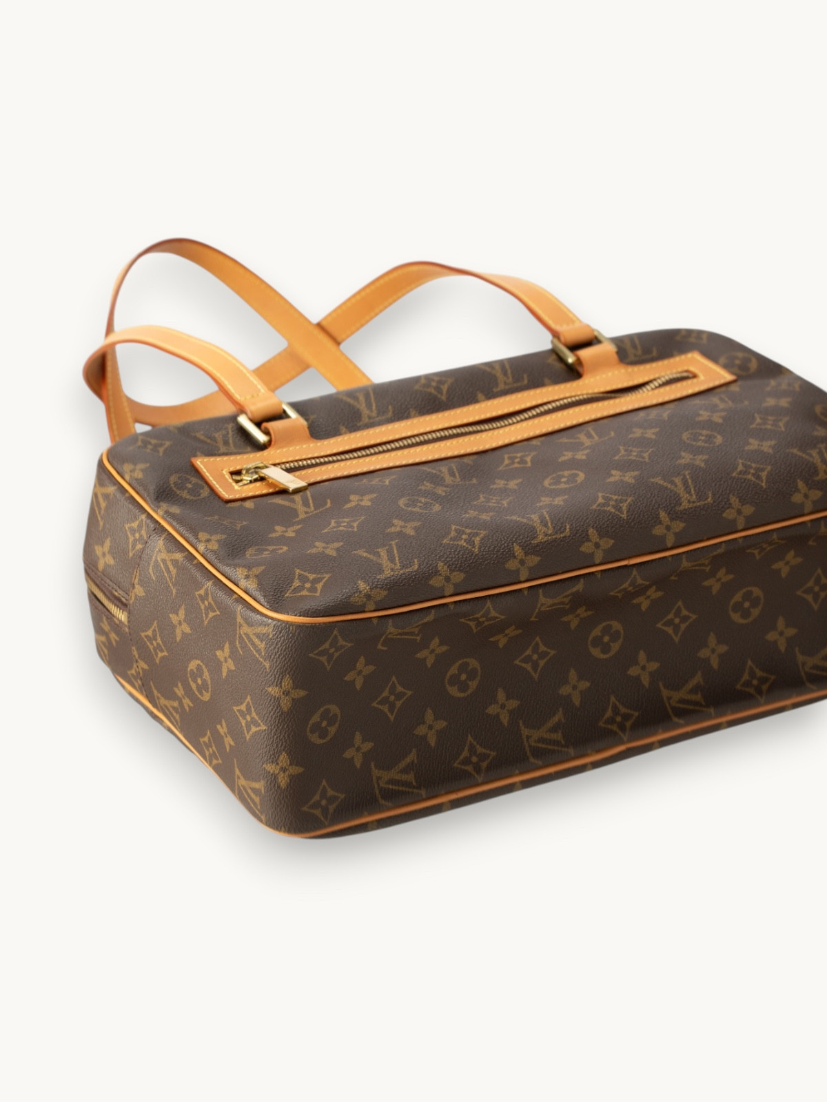 Сумки Louis Vuitton Cite изображение #9