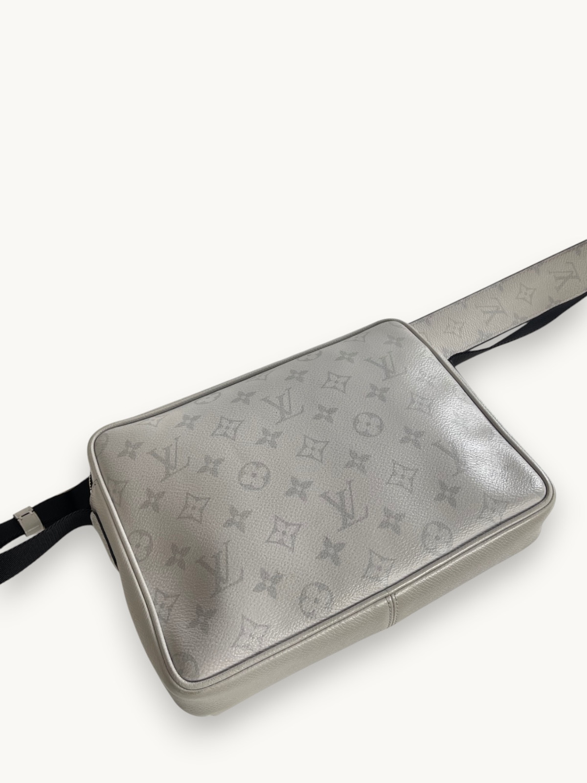 Сумки Louis Vuitton Outdoor изображение #8