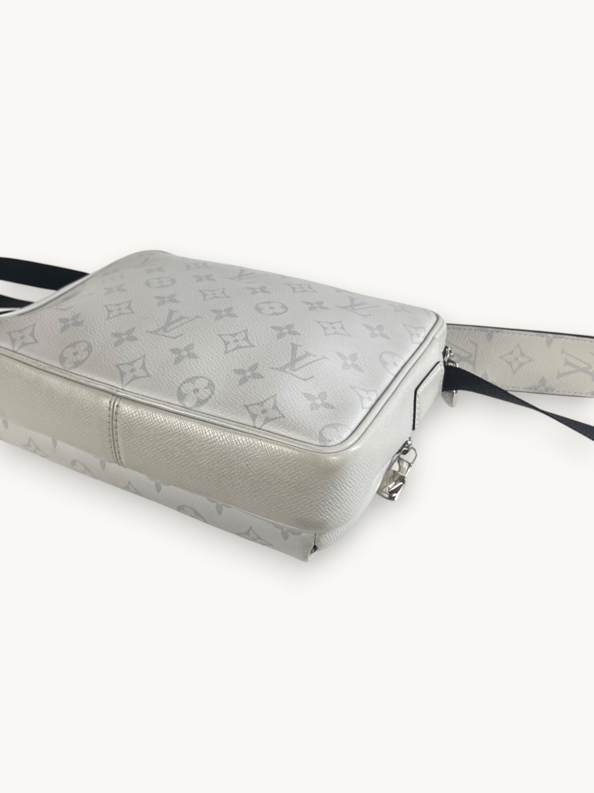 Сумки Louis Vuitton Outdoor изображение #7