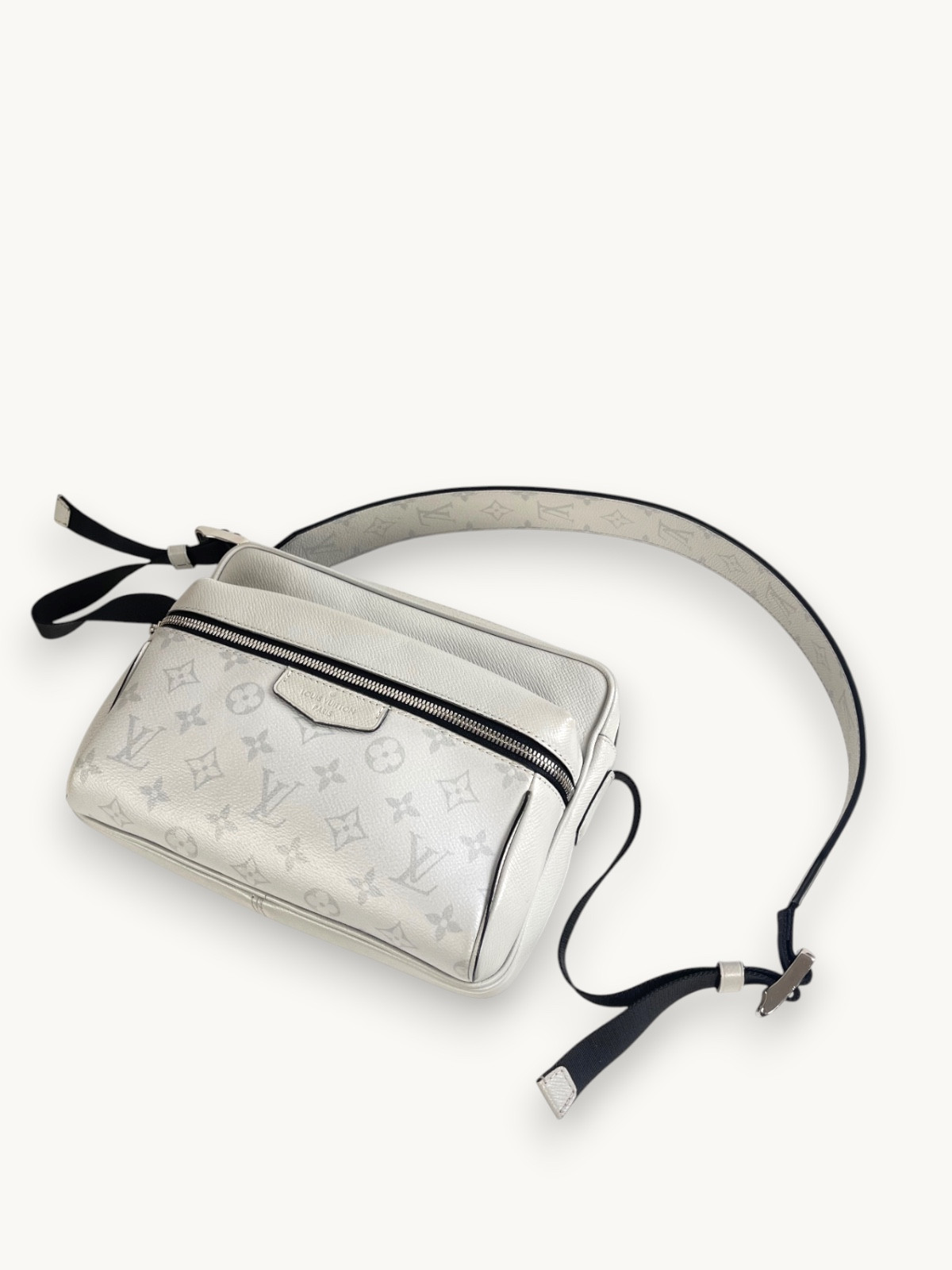 Сумки Louis Vuitton Outdoor изображение #9