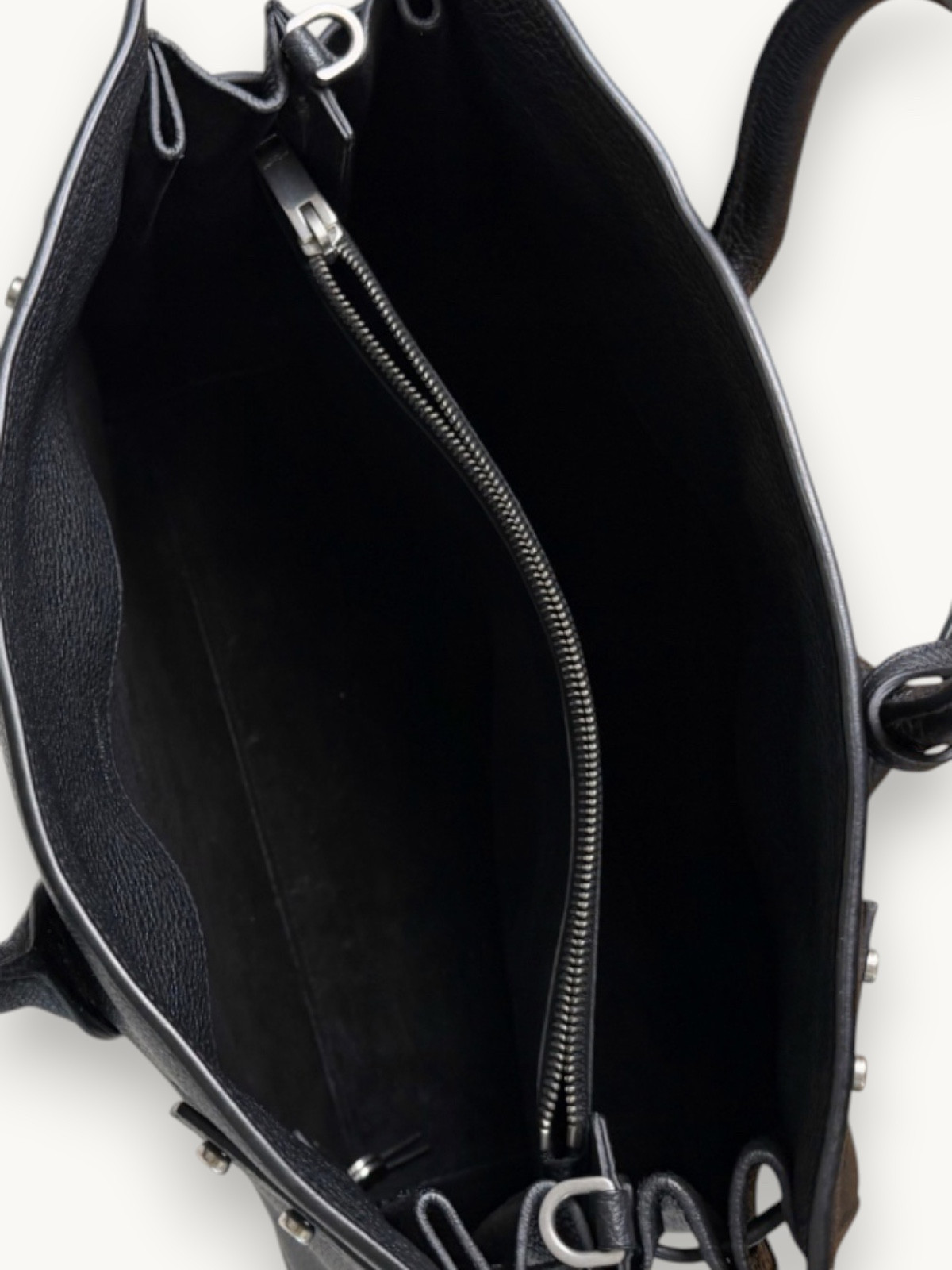 Сумки Saint Laurent Sac De Jour изображение #10