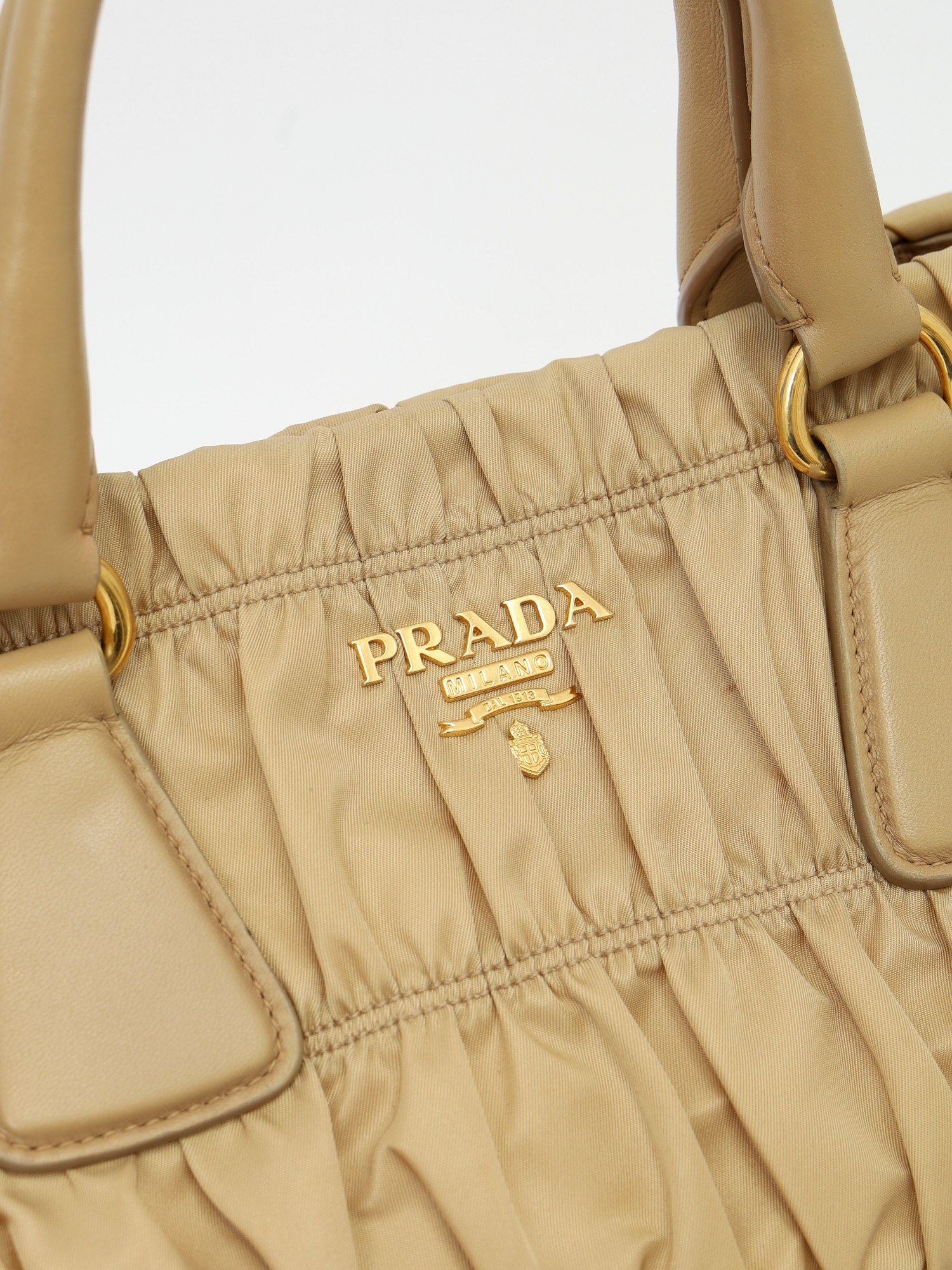 Сумки Prada Gaufre изображение #4