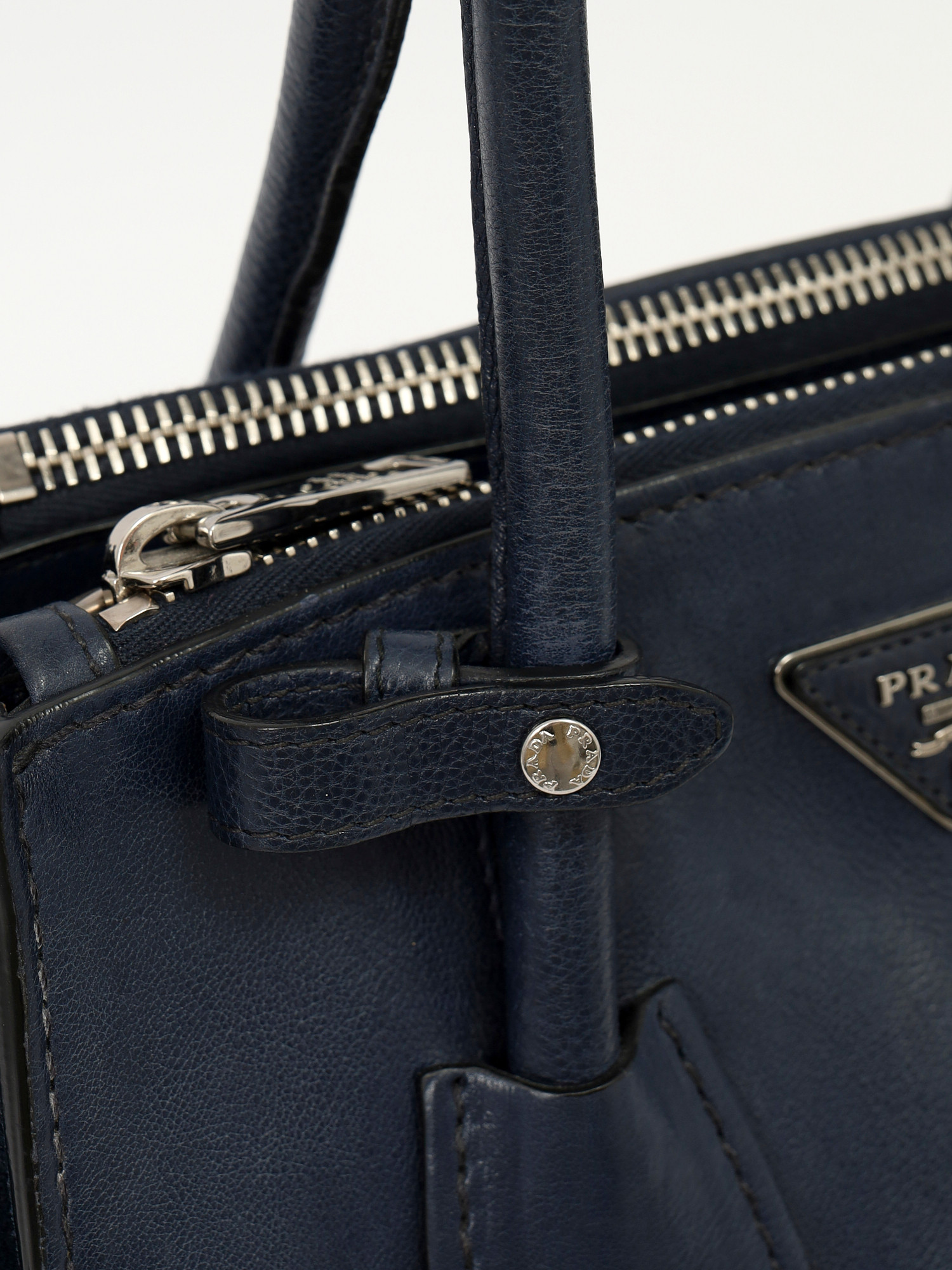 Сумки Prada Twin Pocket изображение #9
