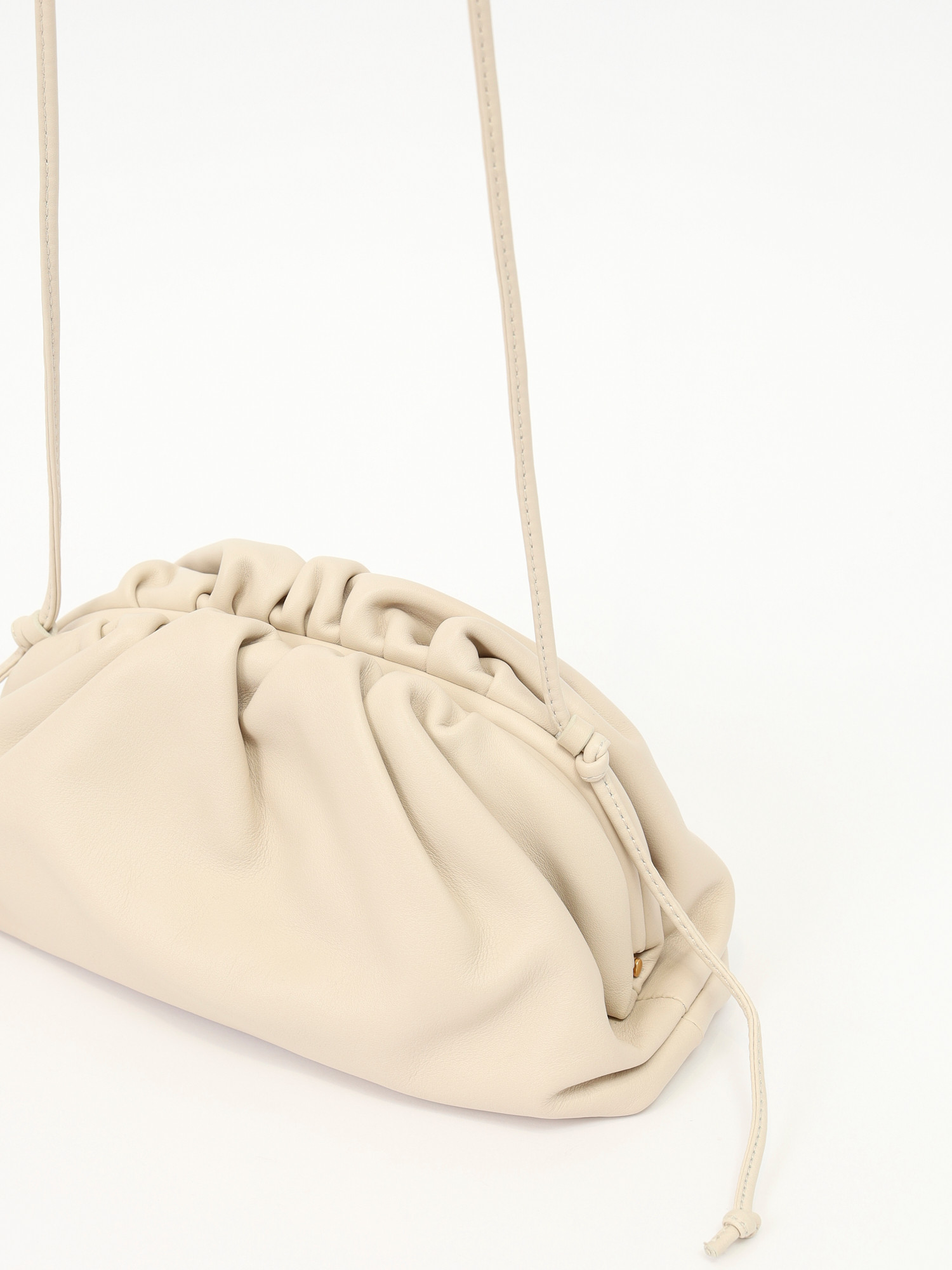 Сумки Bottega Veneta Pouch изображение #7